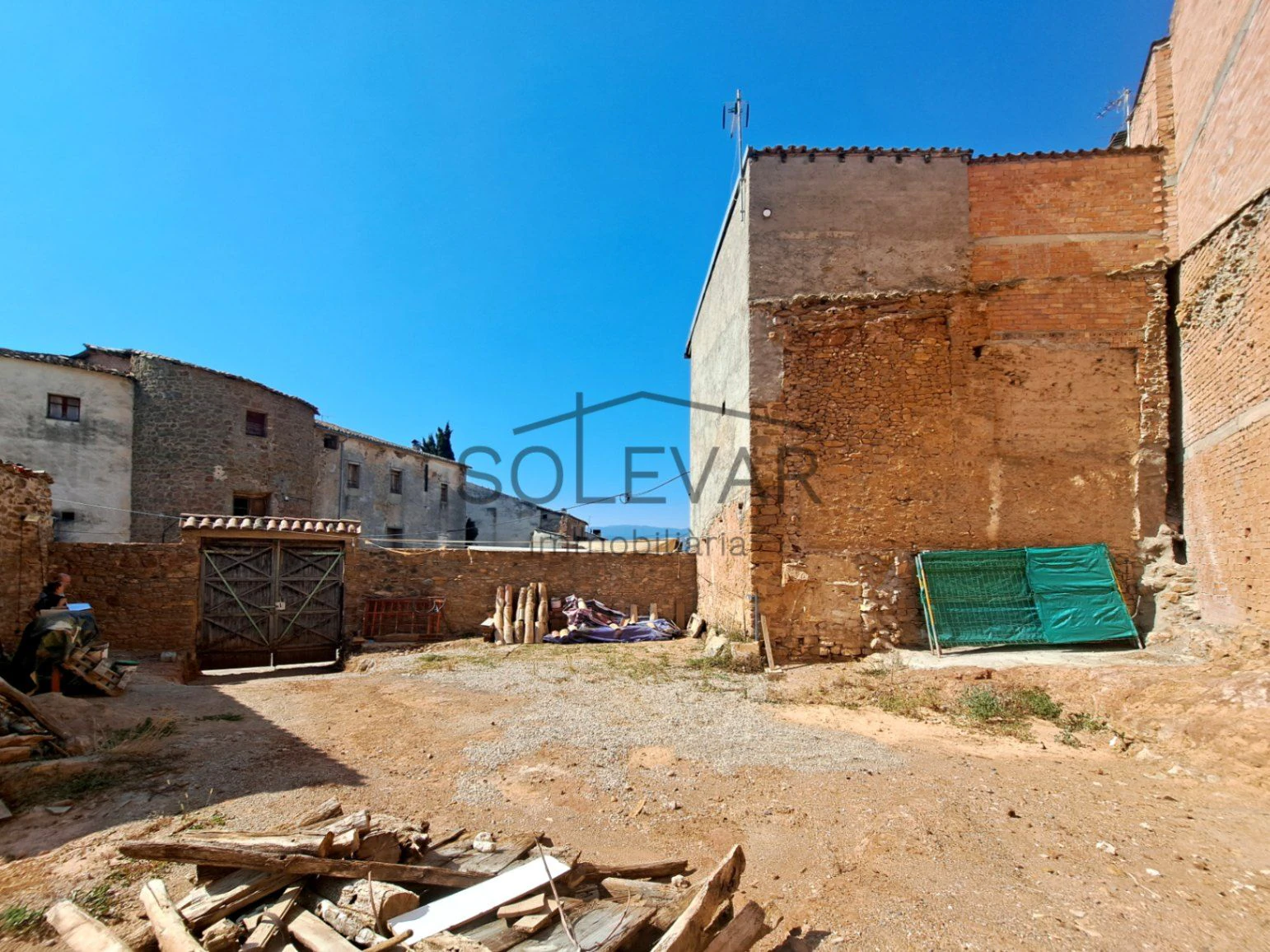 FINCA URBANA EN TALARN