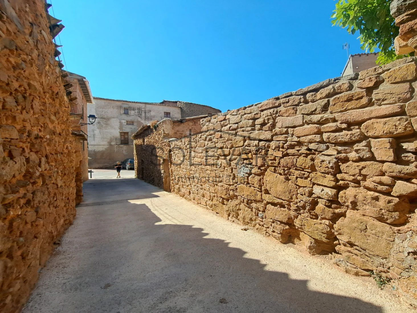 FINCA URBANA EN TALARN