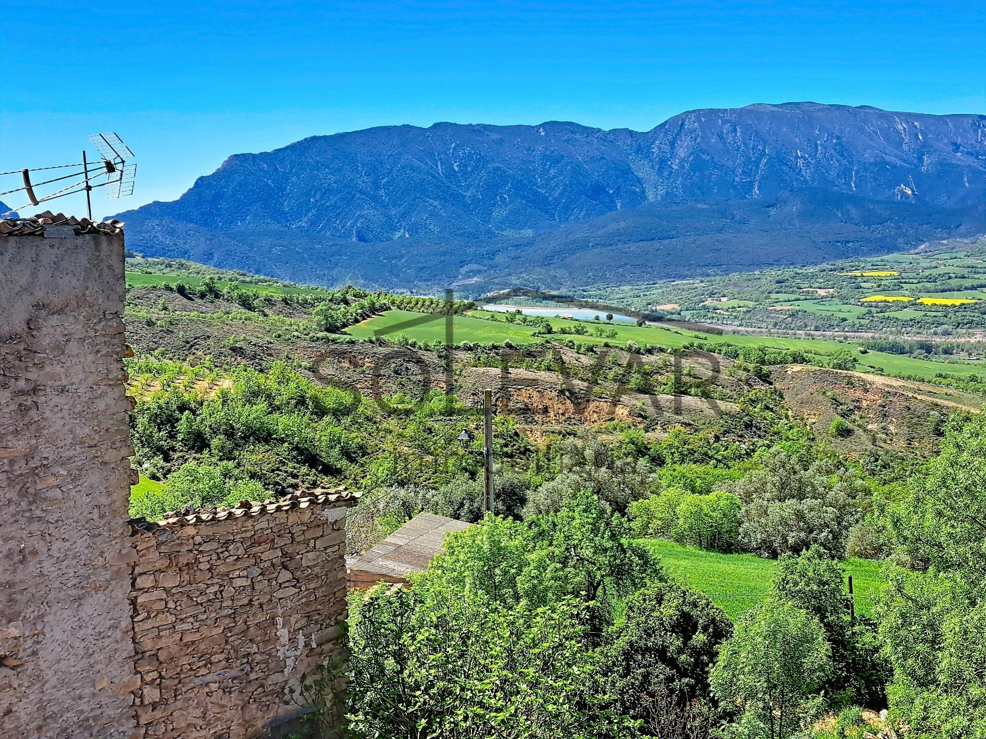 CASA CON VISTAS ESPECTACULARES EN SANT SERNI