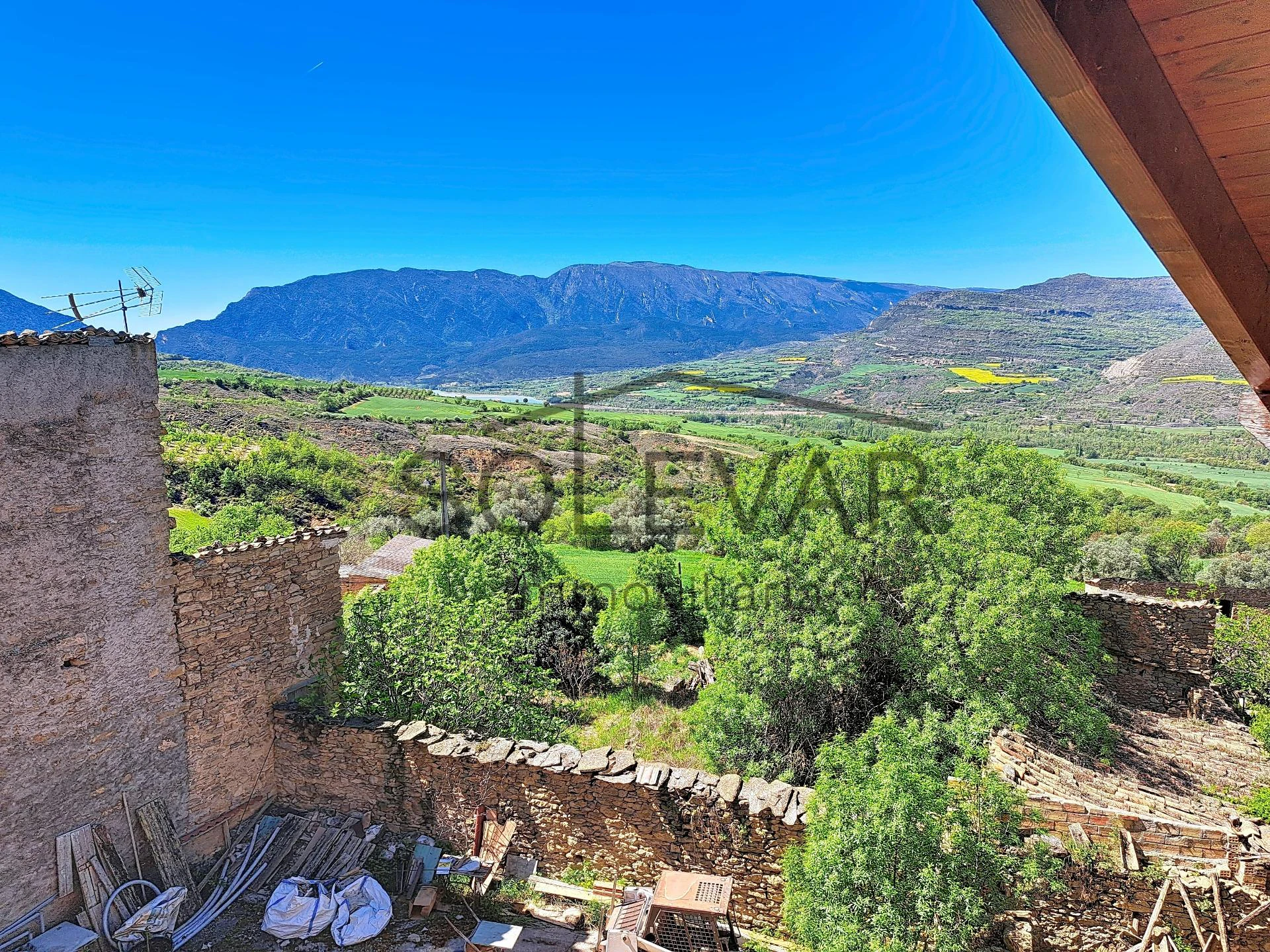 CASA CON VISTAS ESPECTACULARES EN SANT SERNI