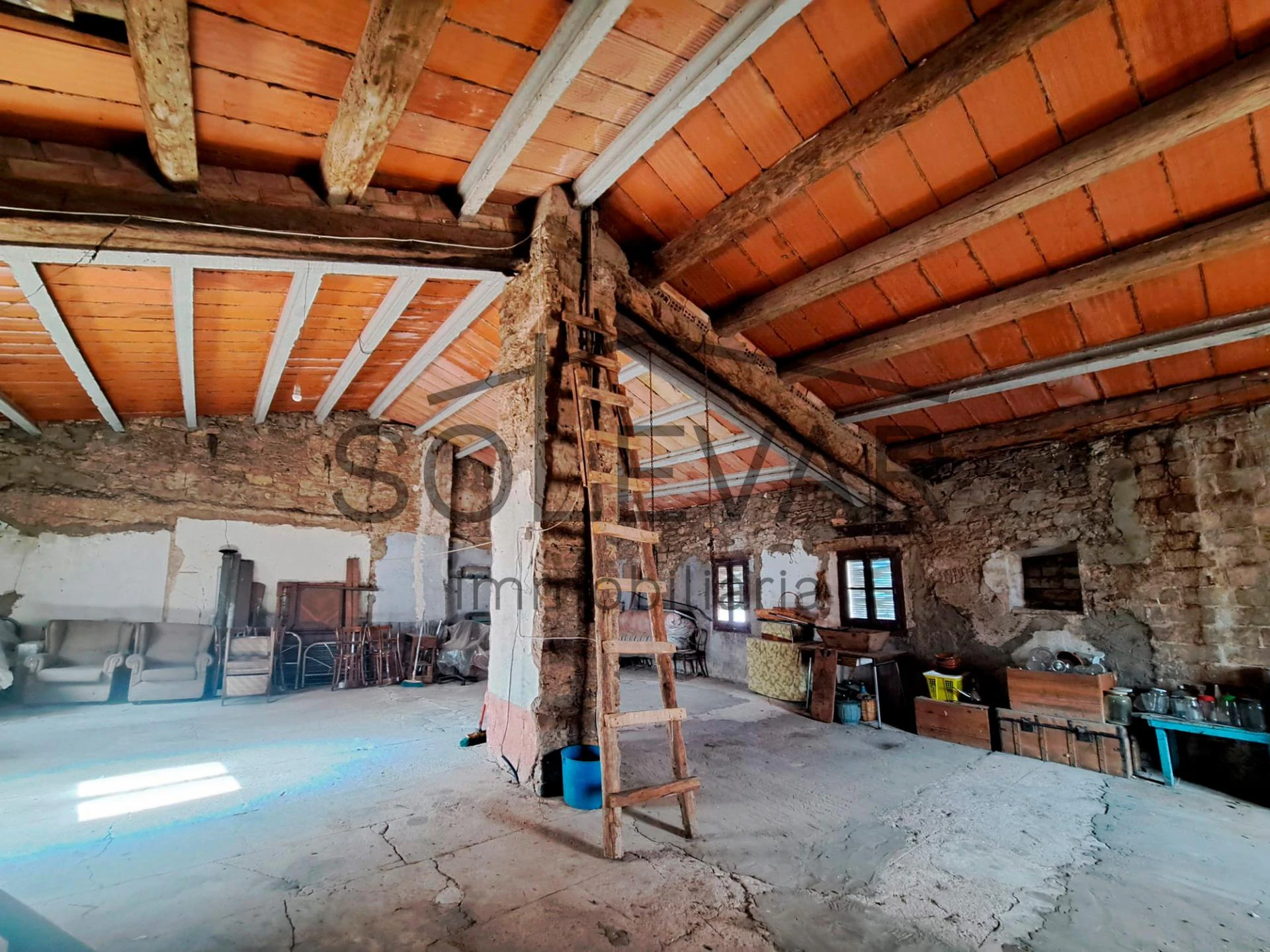 CASA UNIFAMILIAR EN EL CENTRO DE ISONA