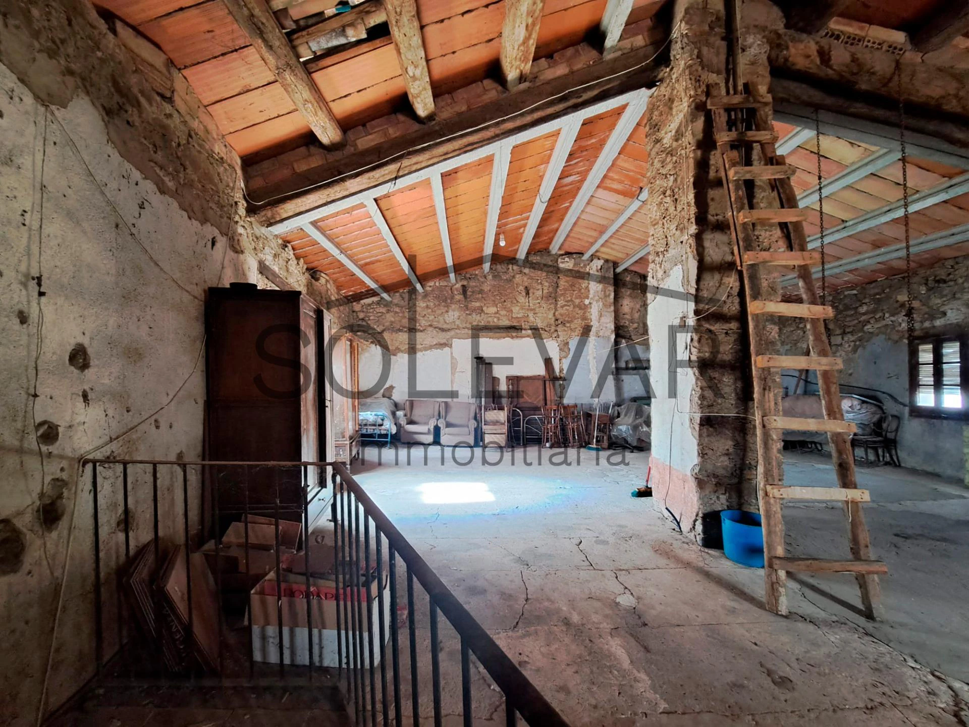 CASA UNIFAMILIAR EN EL CENTRO DE ISONA