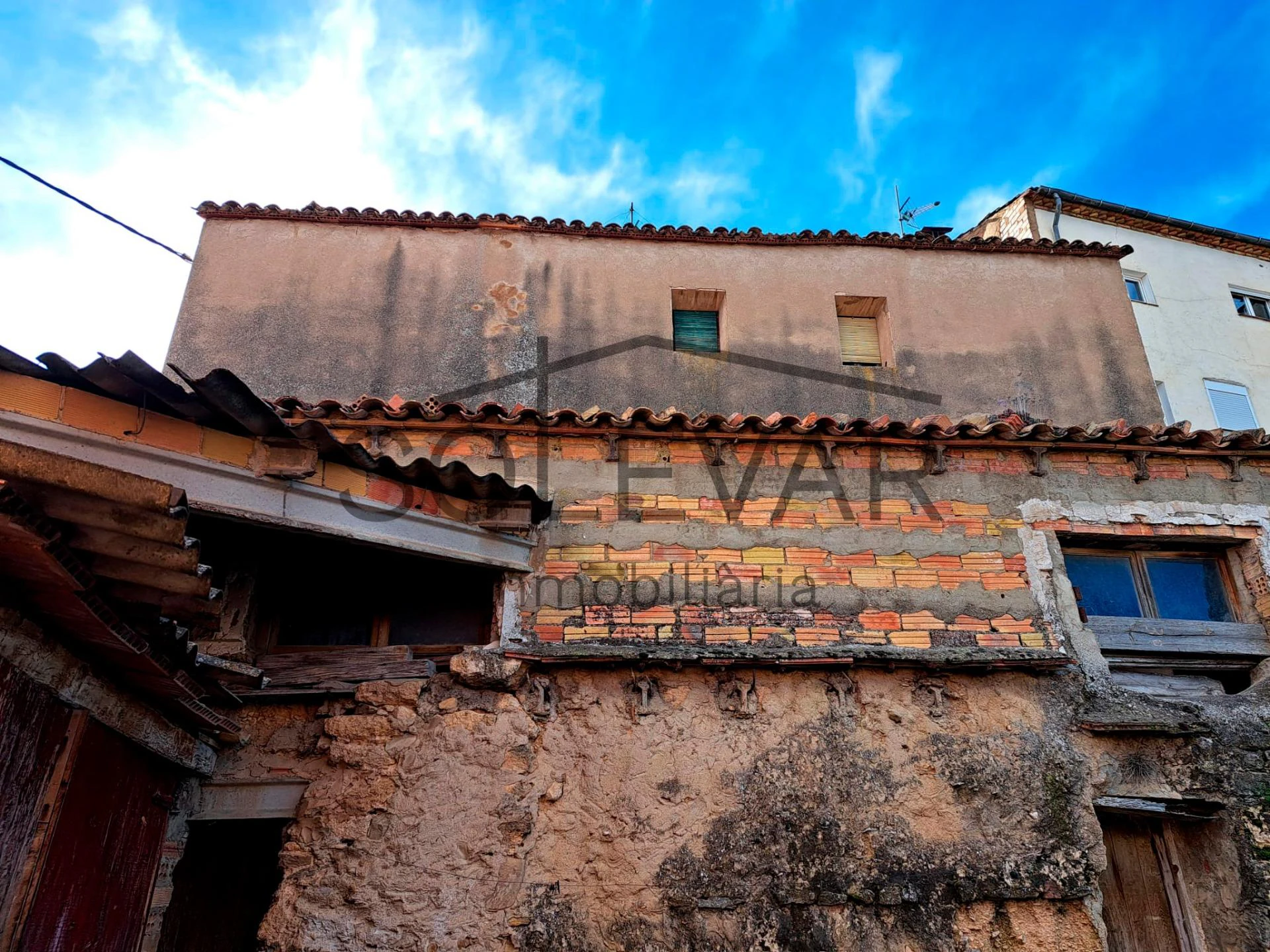 CASA UNIFAMILIAR EN EL CENTRO DE ISONA