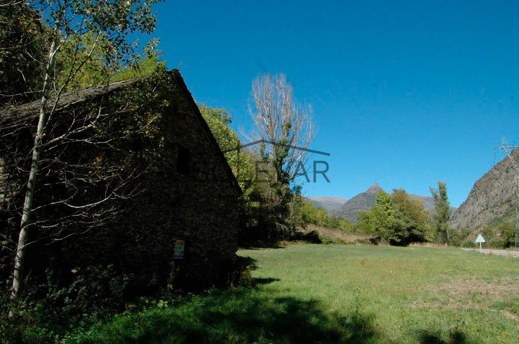 BORDA PER REHABILITAR AMB TERRENY A RIBERA DE CARDÓS