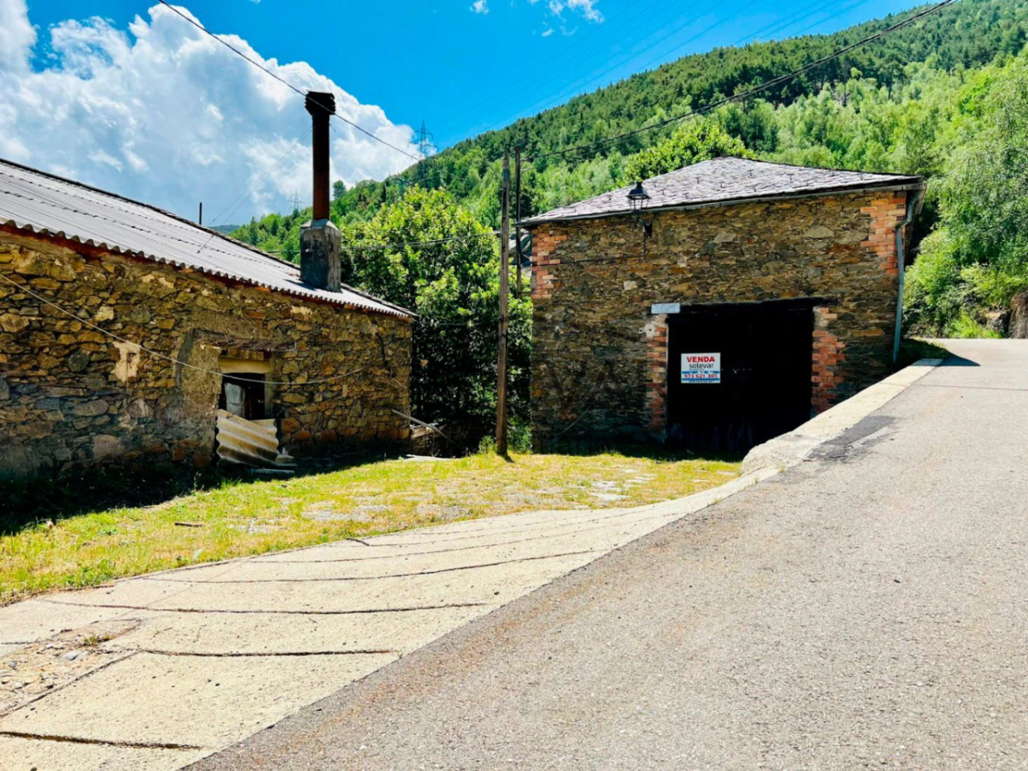 GRAN CASA/PAJAR A REFOMRAR EN MONTENARTRÓ