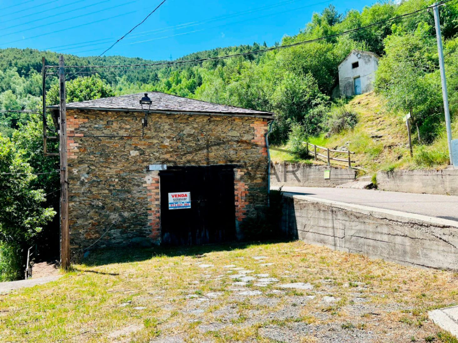 GRAN CASA/PAJAR A REFOMRAR EN MONTENARTRÓ