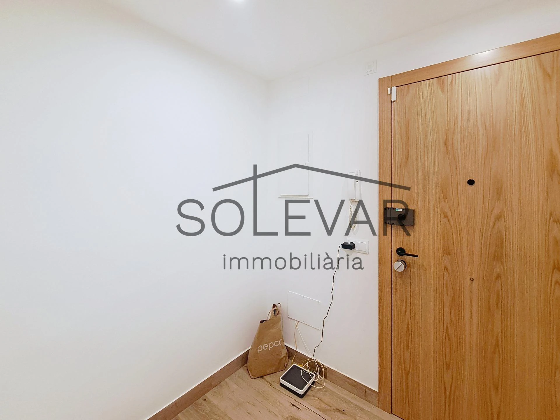 GRAN PISO CÉNTRICO EN TREMP CON PARKING