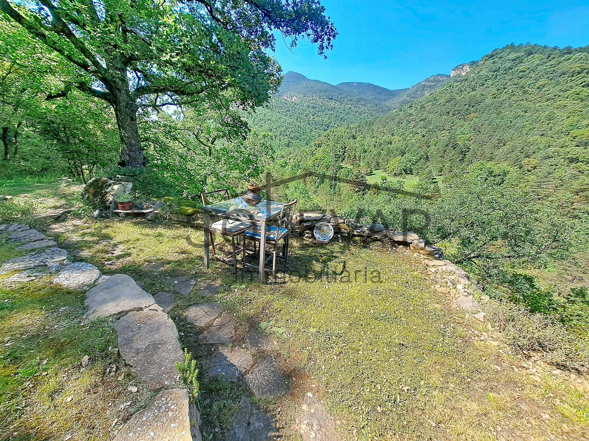 REFUGIO DE MONTAÑA CON VISTAS ESPECTACULARES Y TOTAL DESCONEXIÓN