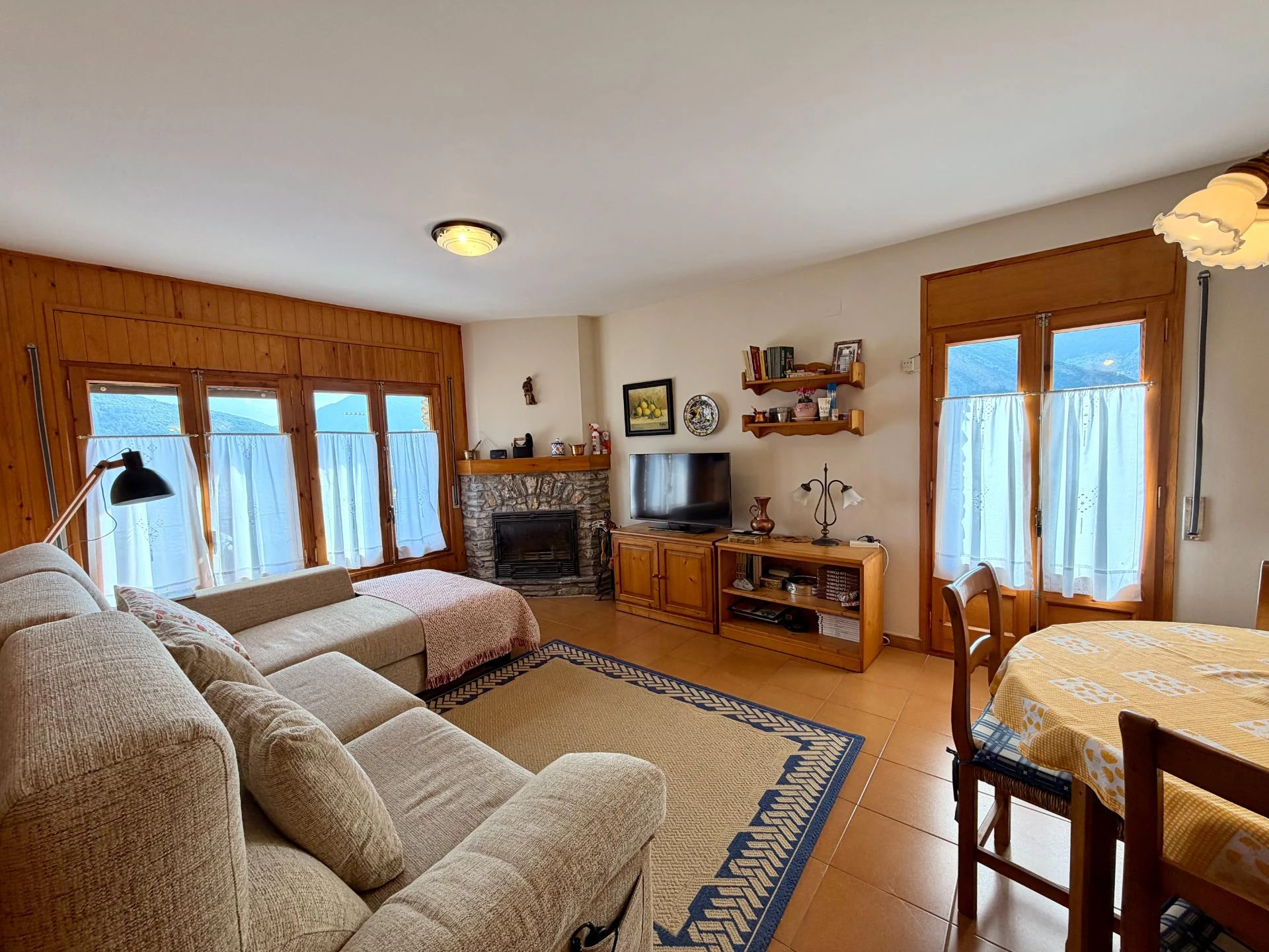 CASA A LA VENTA EN TIRVIA