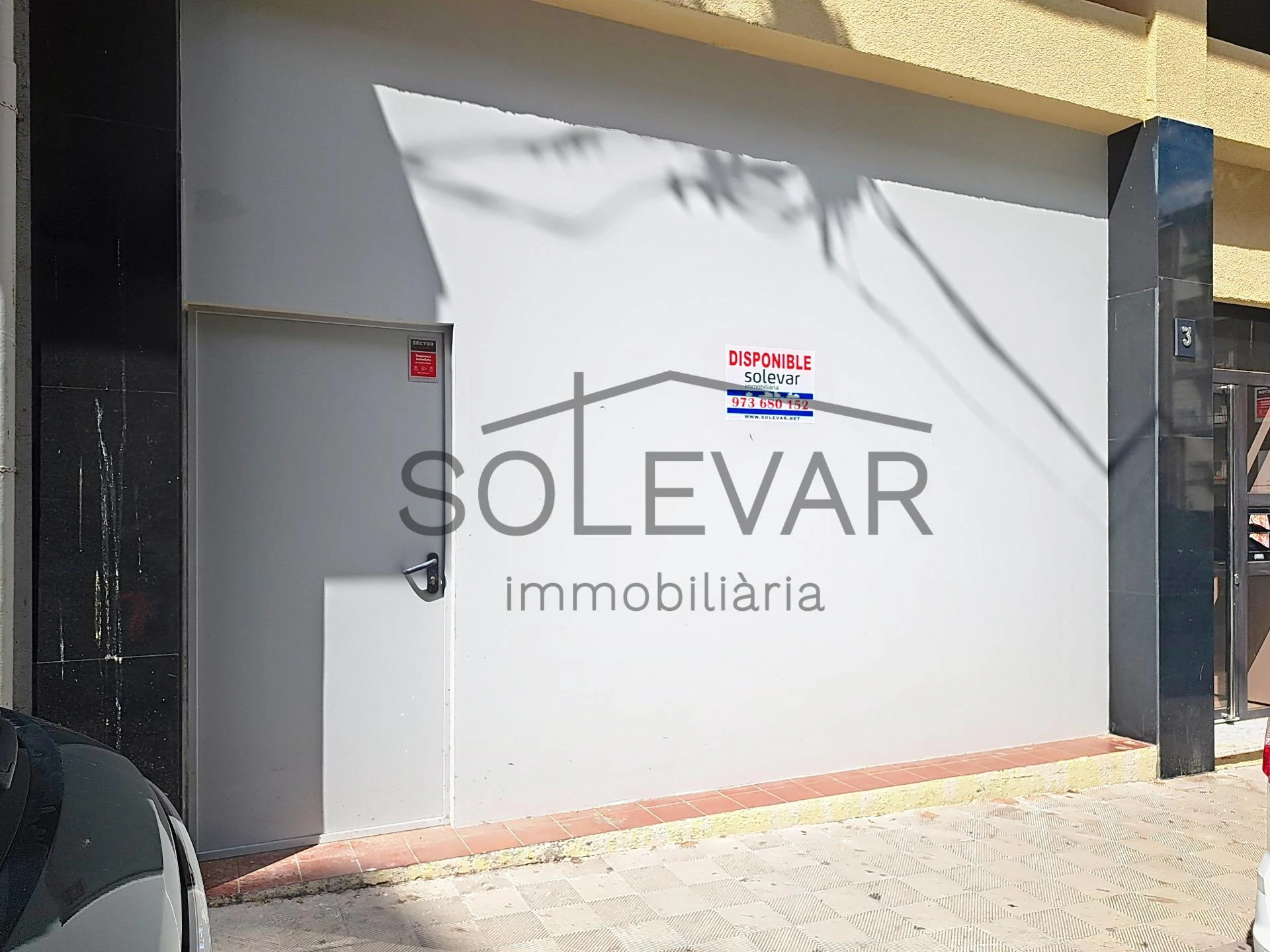 LOCAL COMERCIAL DE 121 m² CON SALIDA DE HUMOS EN ALQUILER
