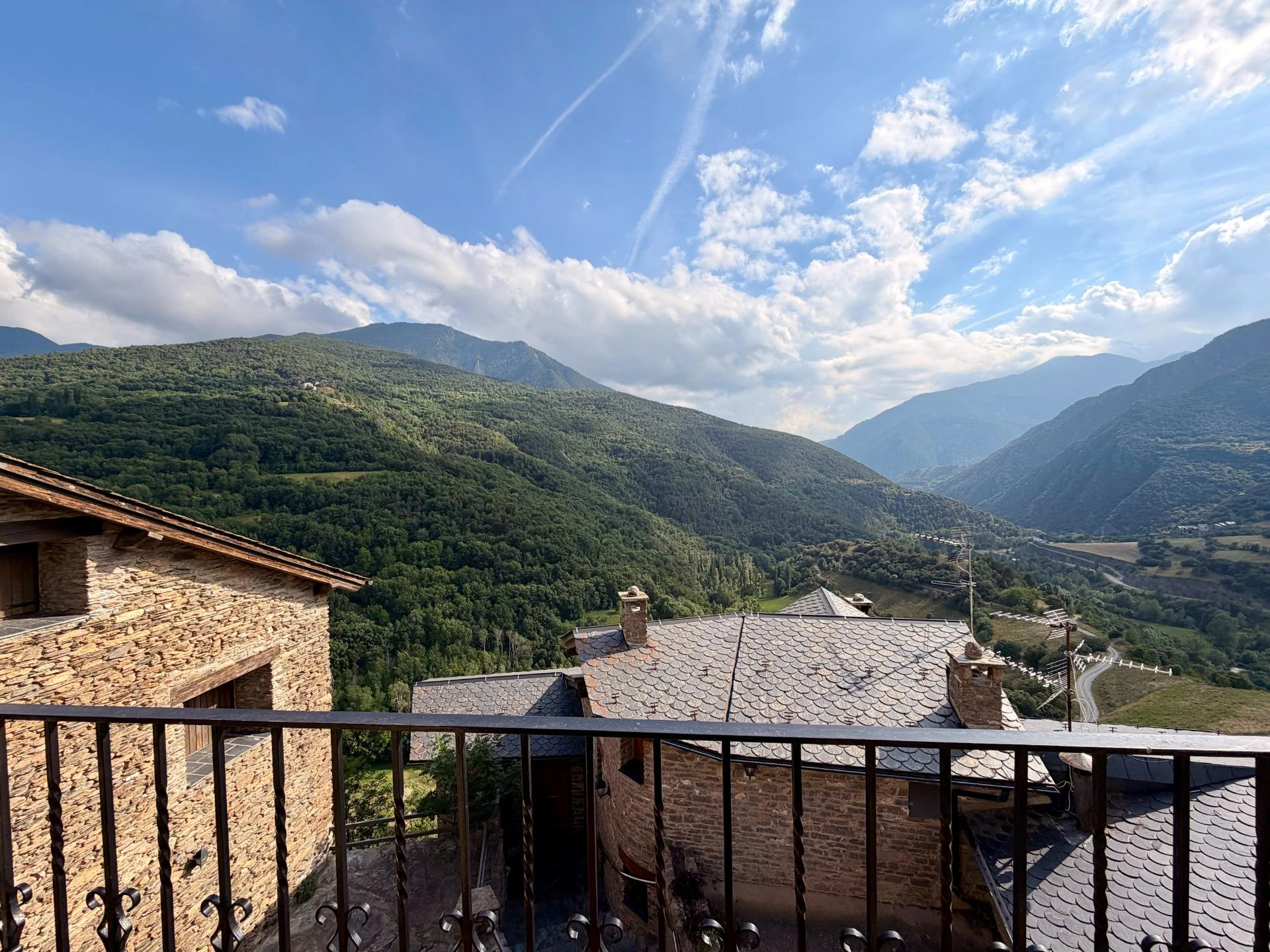 CASA A LA VENTA EN TIRVIA