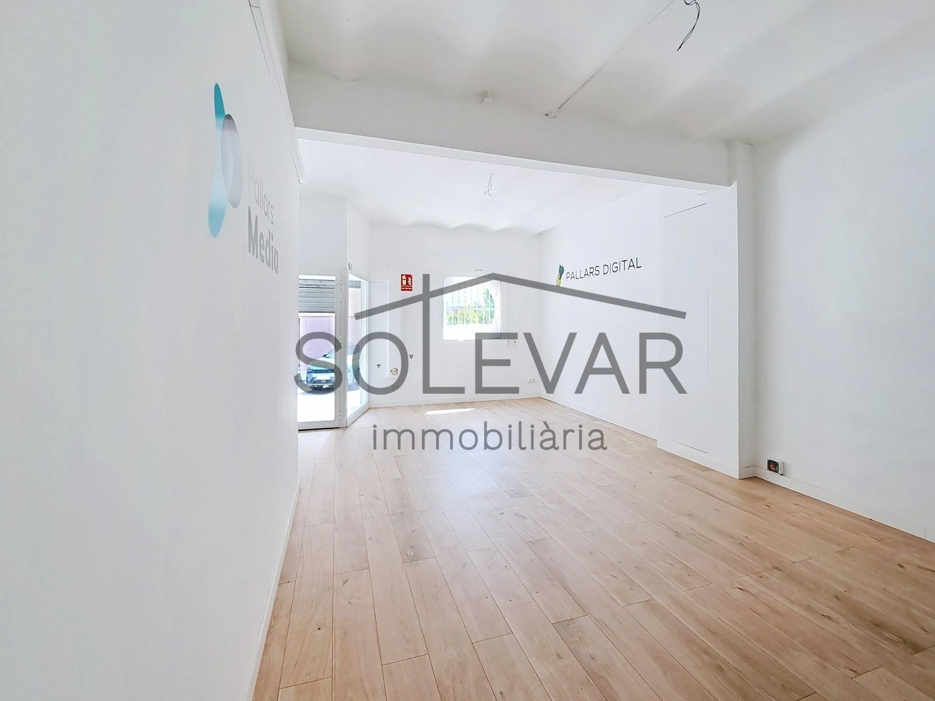 LOCAL COMERCIAL REFORMADO EN VENTA EN TREMP – 93 m² CONSTRUIDOS
