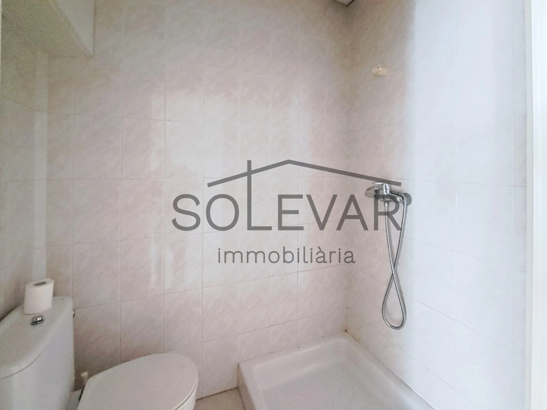 LOCAL COMERCIAL REFORMADO EN VENTA EN TREMP – 93 m² CONSTRUIDOS