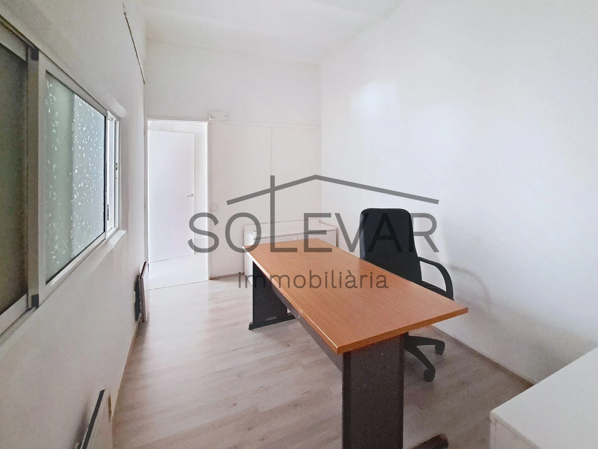 LOCAL COMERCIAL REFORMADO EN VENTA EN TREMP – 93 m² CONSTRUIDOS