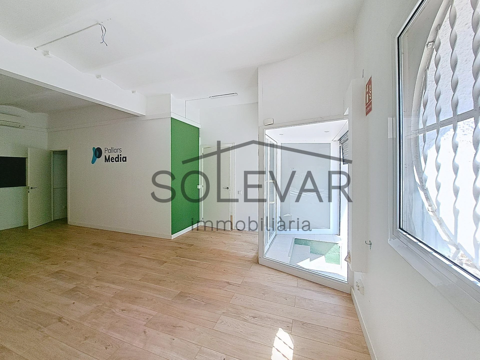LOCAL COMERCIAL REFORMADO EN VENTA EN TREMP – 93 m² CONSTRUIDOS