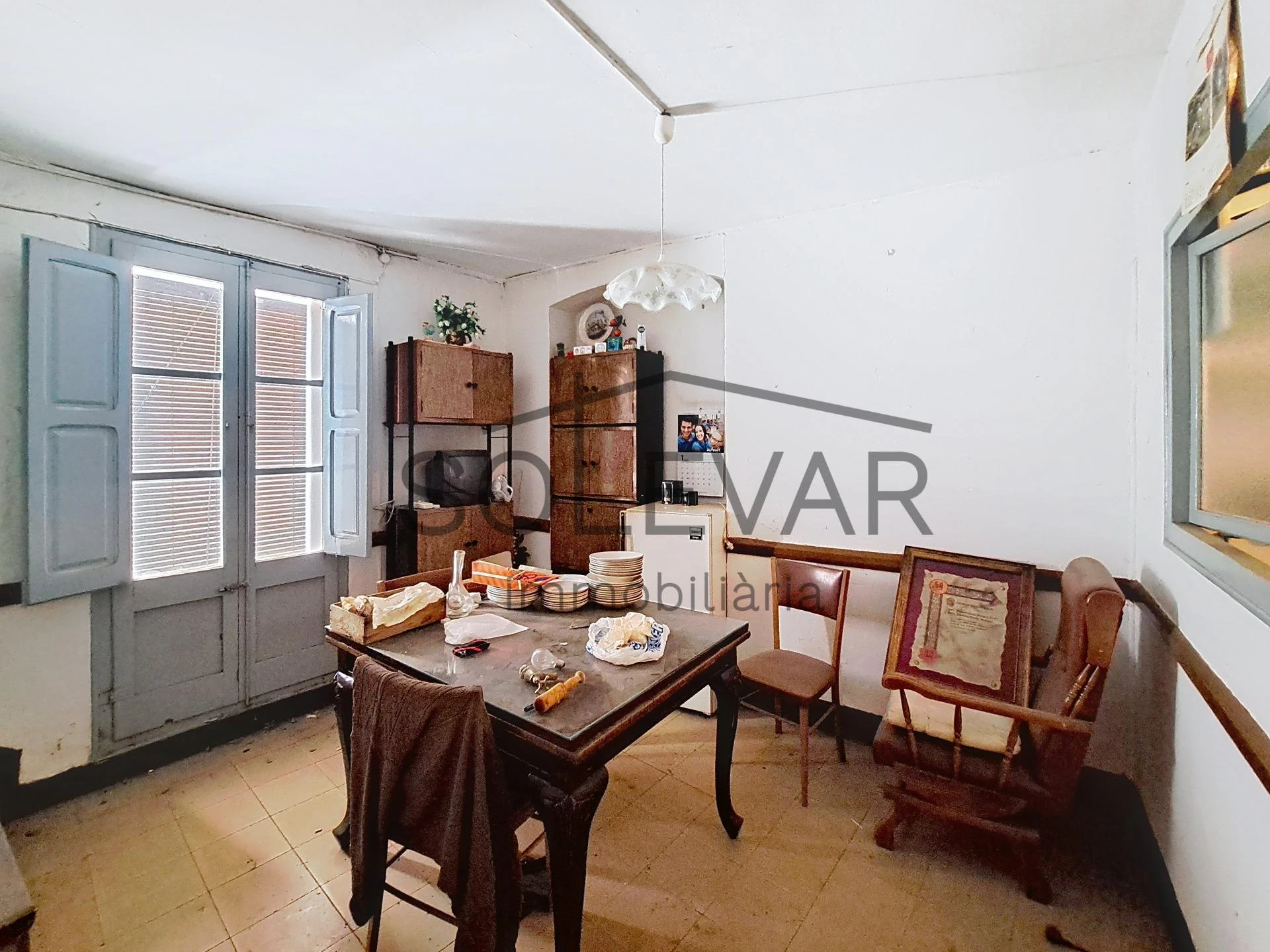 CASA DE POBLE AMB ENCANT AL CENTRE DE TREMP