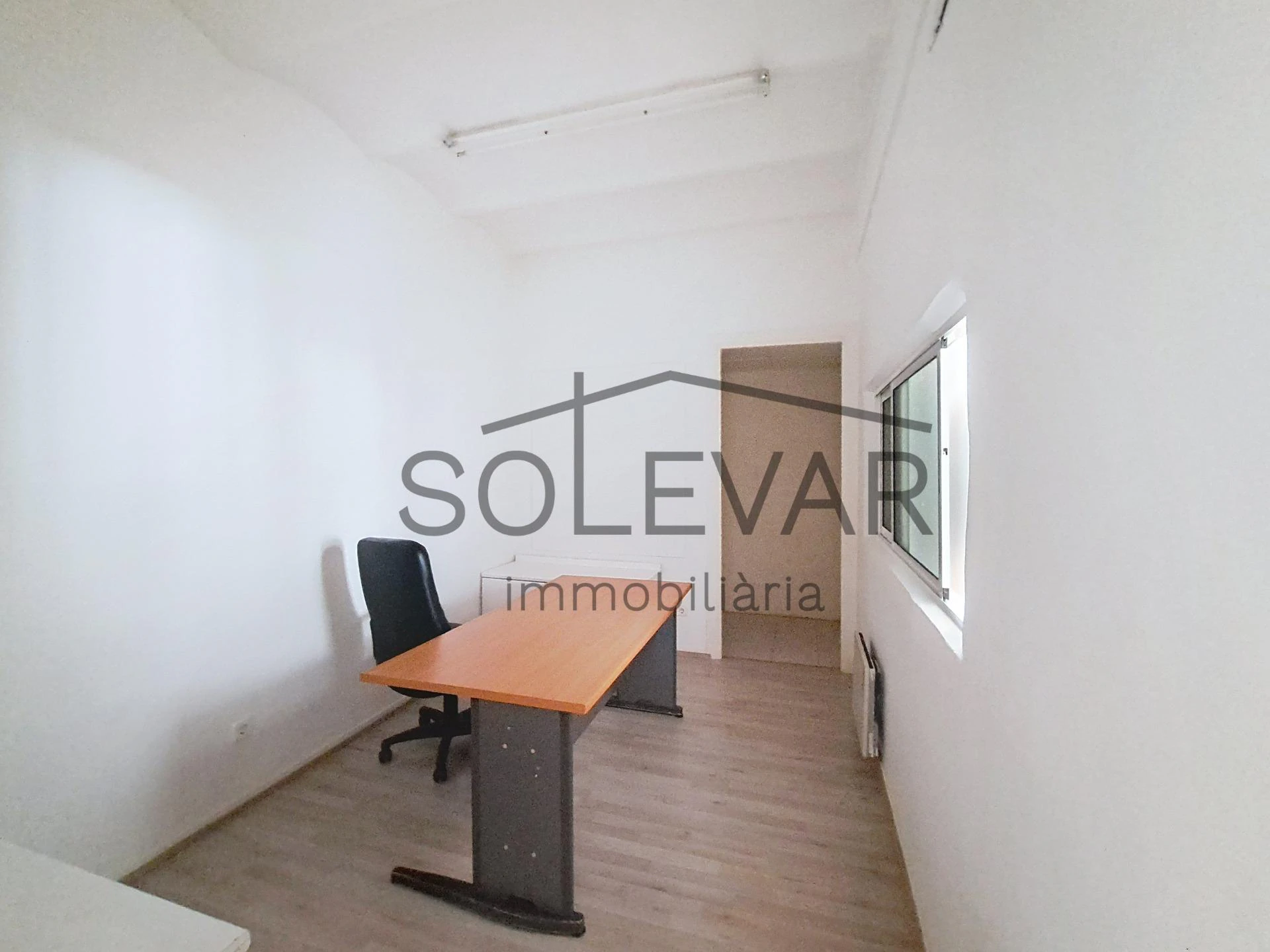 LOCAL COMERCIAL REFORMADO EN VENTA EN TREMP – 93 m² CONSTRUIDOS