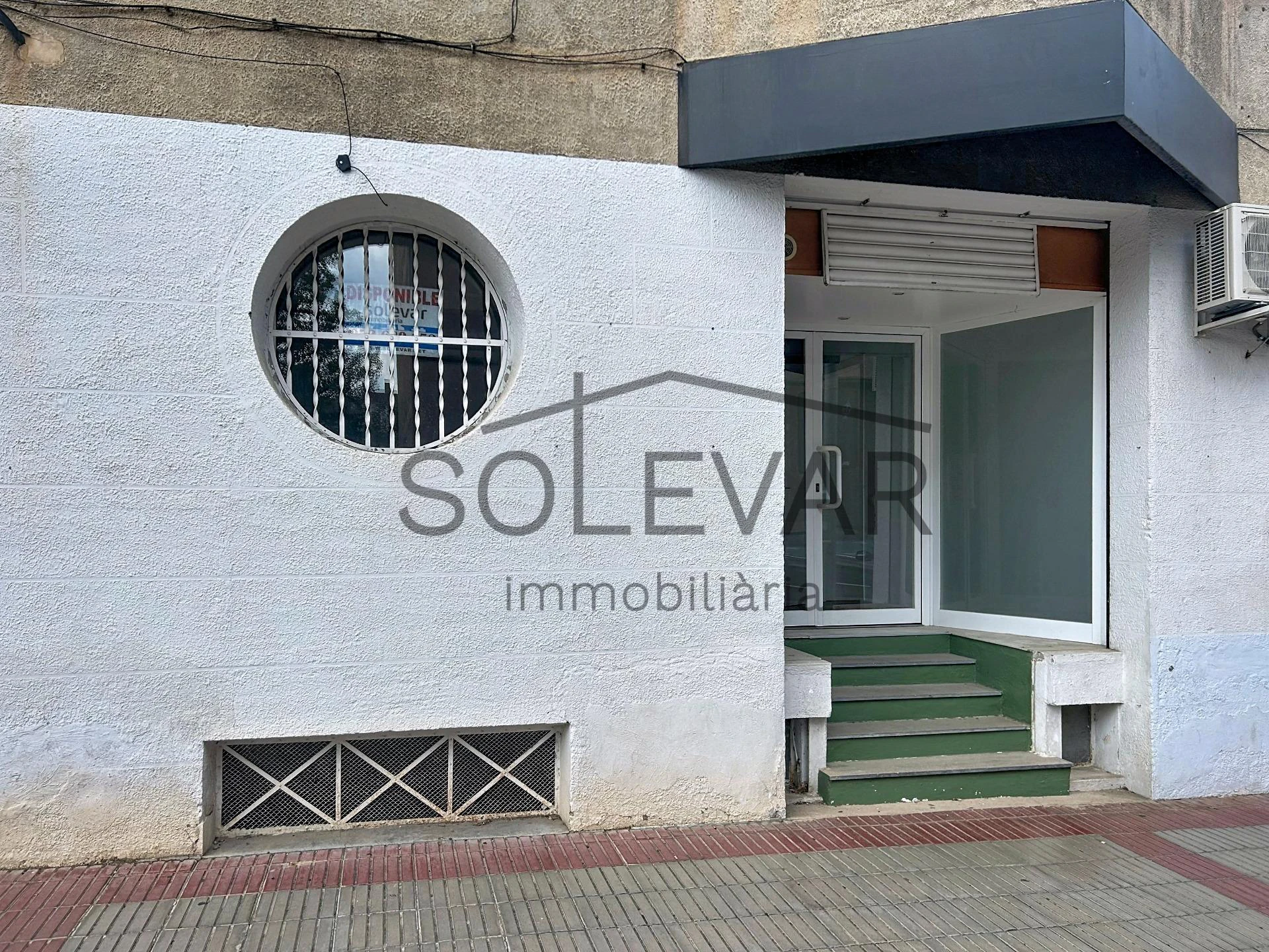LOCAL COMERCIAL REFORMADO EN VENTA EN TREMP – 93 m² CONSTRUIDOS