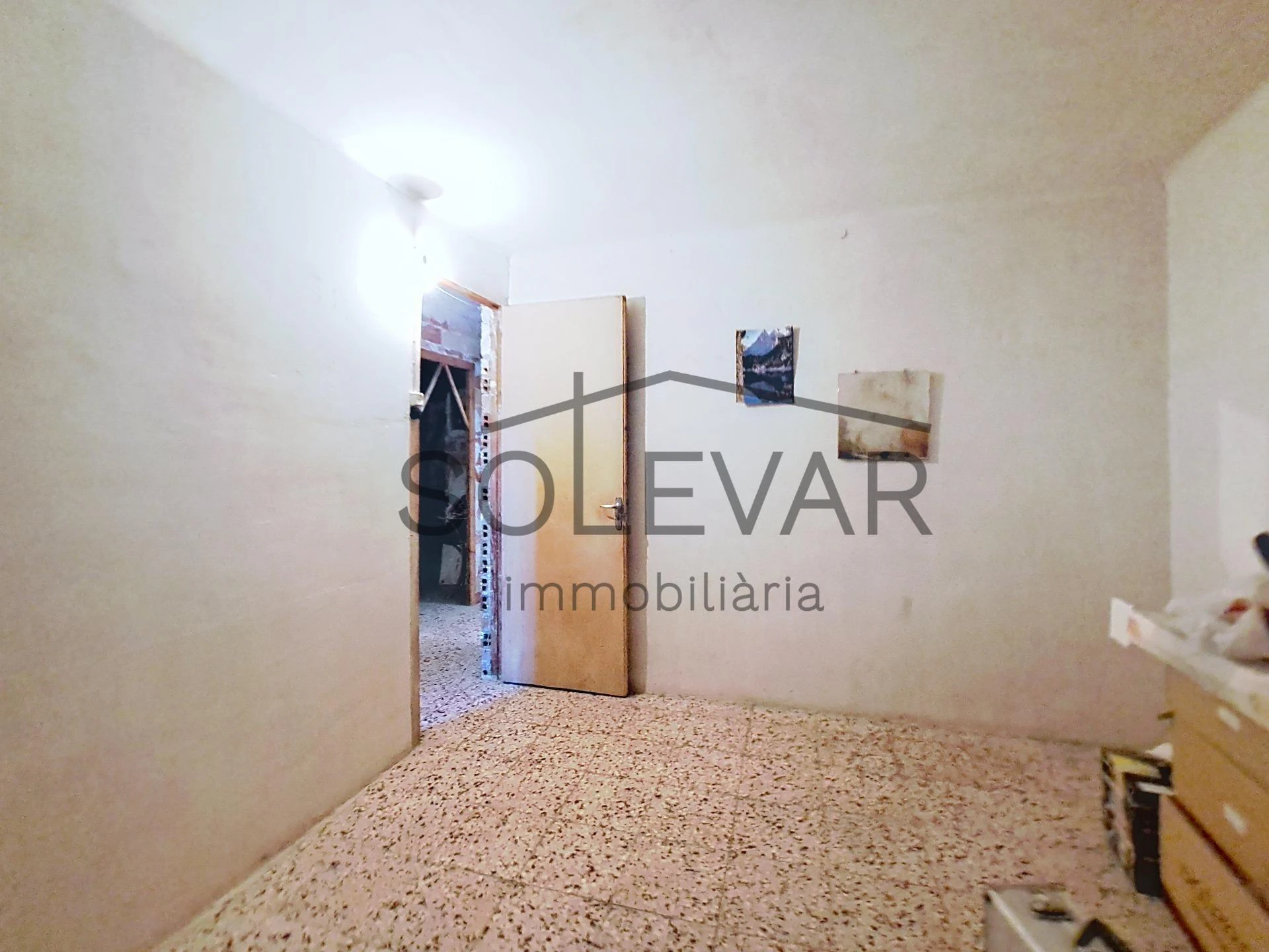Casa de pueblo con garaje, espacios auxiliares y espectaculares vistas en Talarn