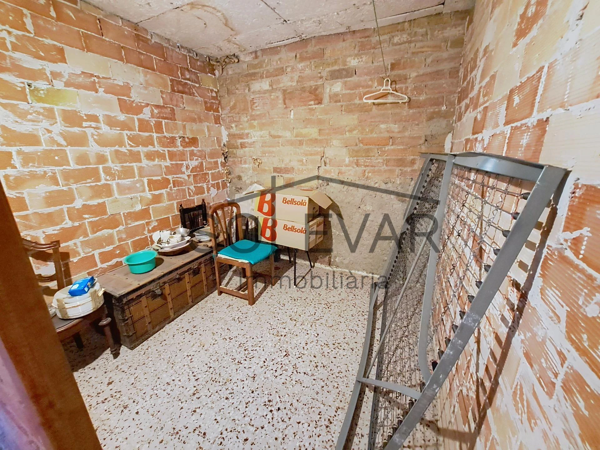 Casa de pueblo con garaje, espacios auxiliares y espectaculares vistas en Talarn