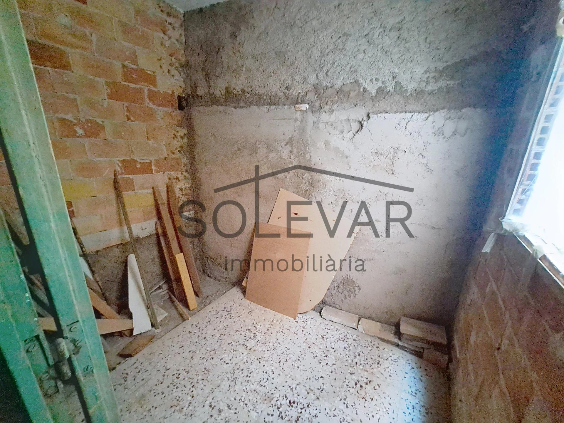 Casa de pueblo con garaje, espacios auxiliares y espectaculares vistas en Talarn