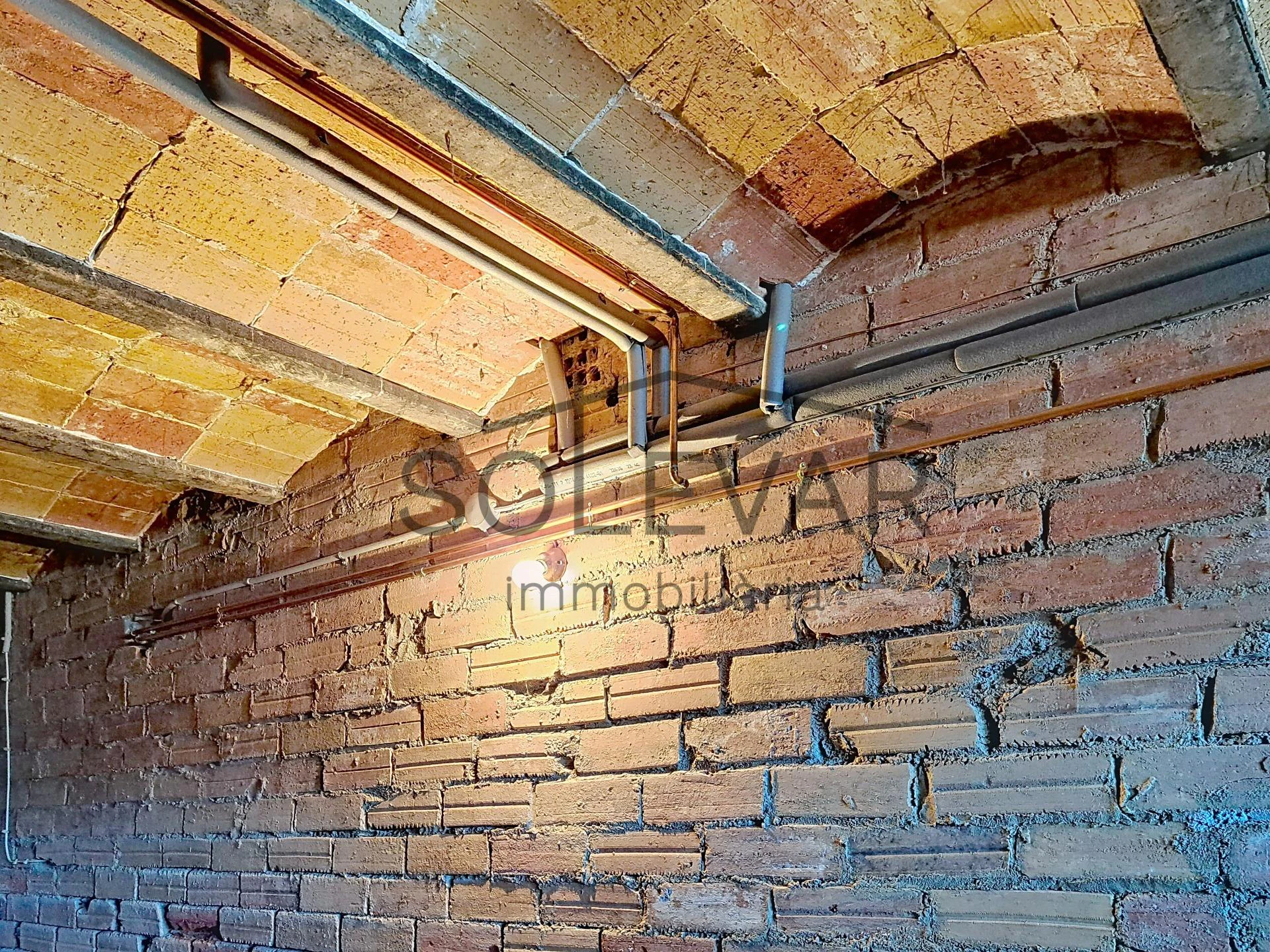 Casa de pueblo con garaje, espacios auxiliares y espectaculares vistas en Talarn