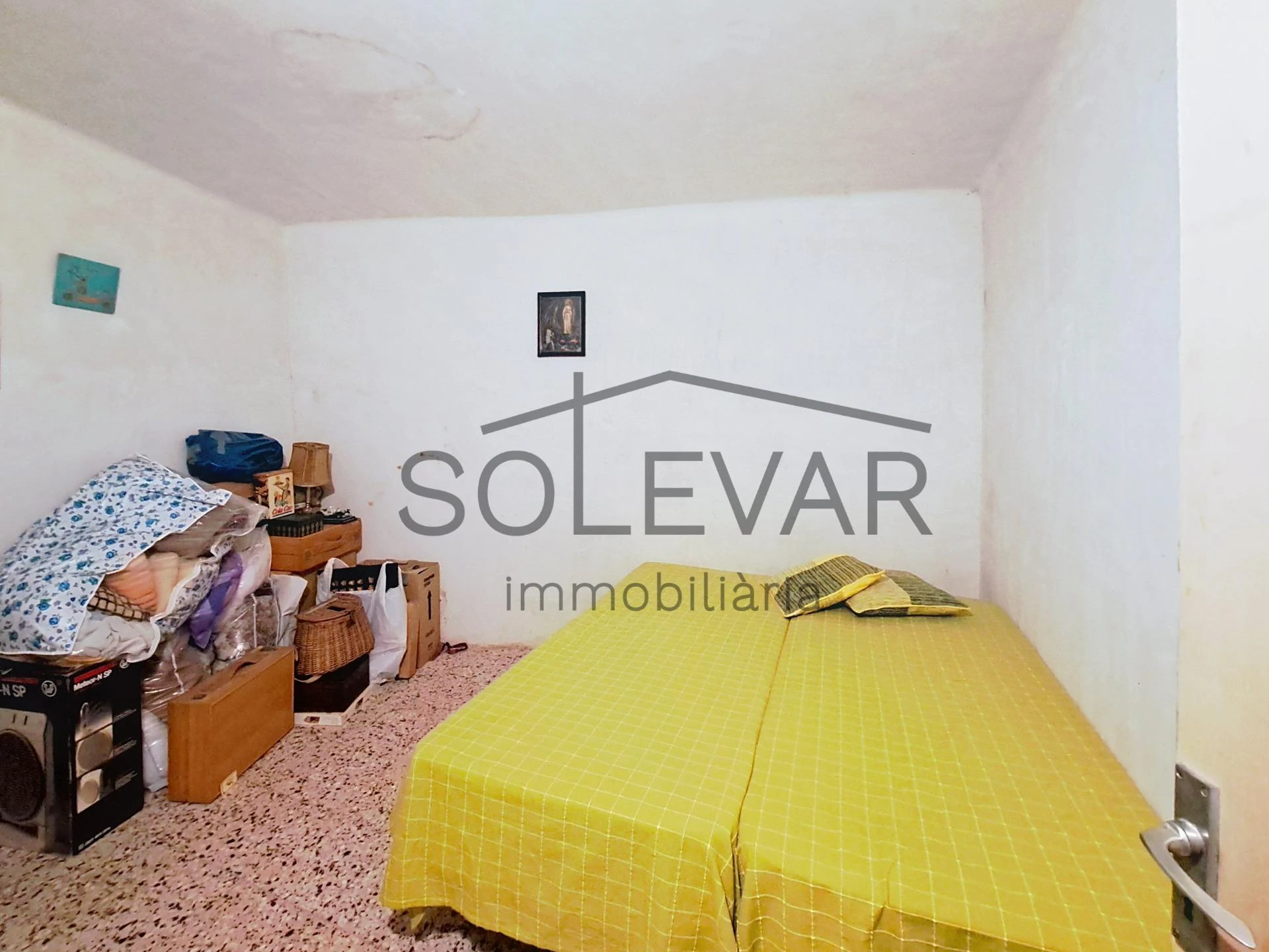 Casa de pueblo con garaje, espacios auxiliares y espectaculares vistas en Talarn