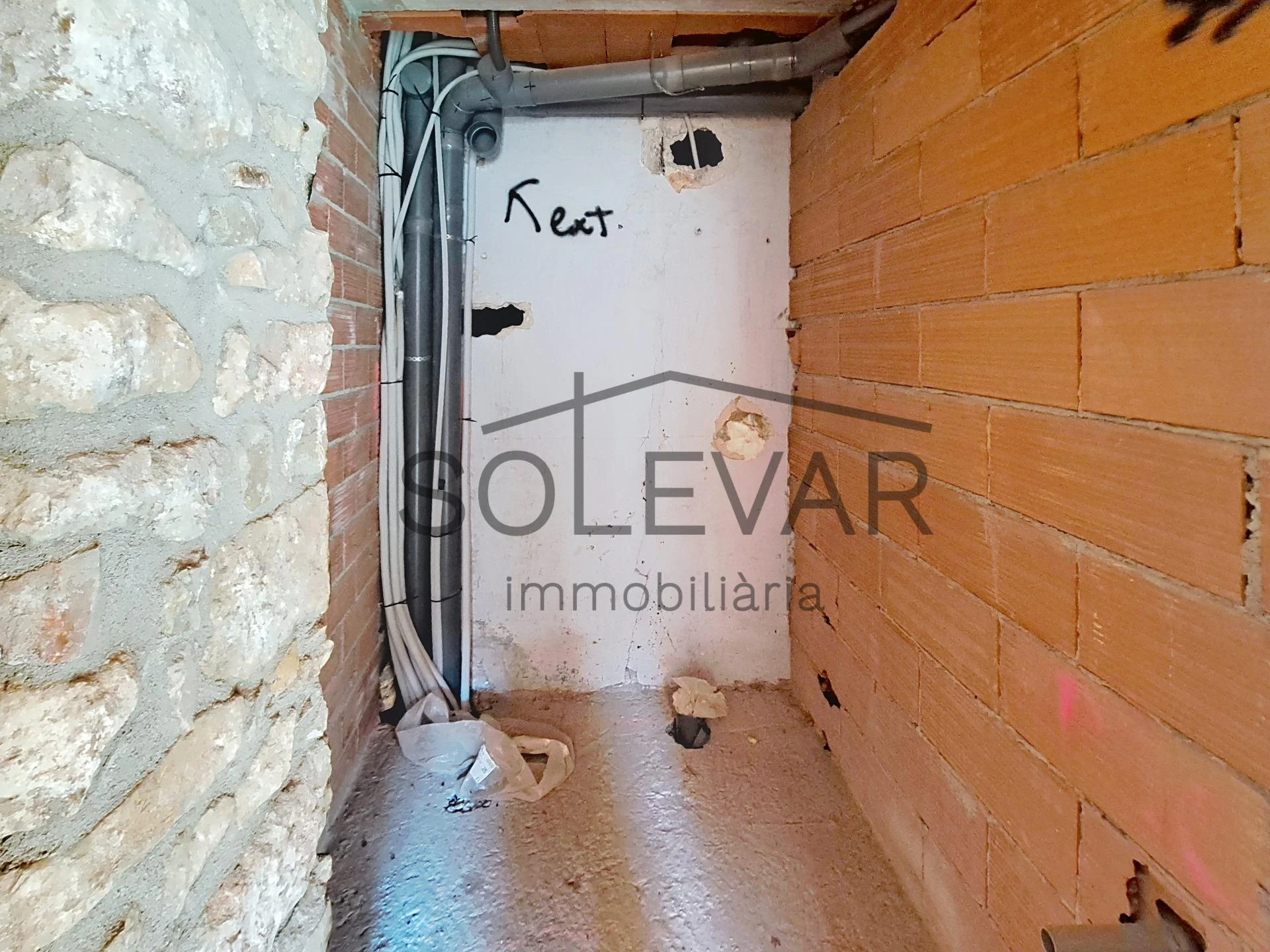 CASA DE POBLE PER ACABAR DE REFORMAR AMB TERRASSA I VISTES IMMILLORABLES A TALARN