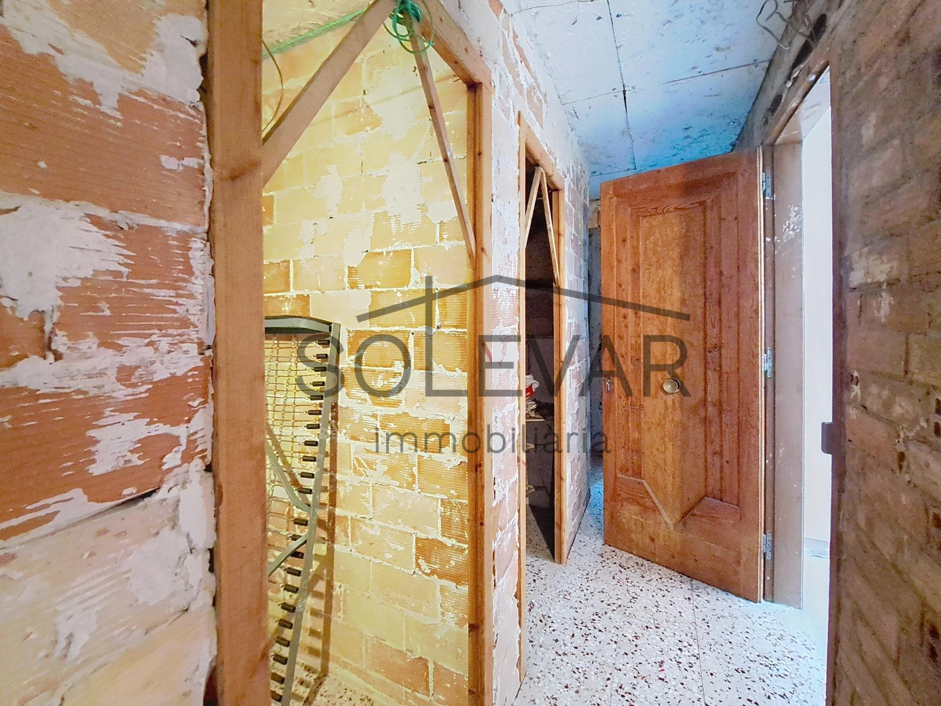 Casa de pueblo con garaje, espacios auxiliares y espectaculares vistas en Talarn