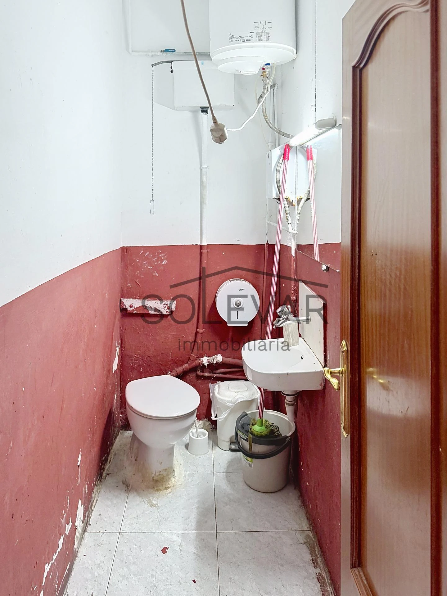 LOCAL COMERCIAL EN VENTA CON INQUILINO EN BARCELONA