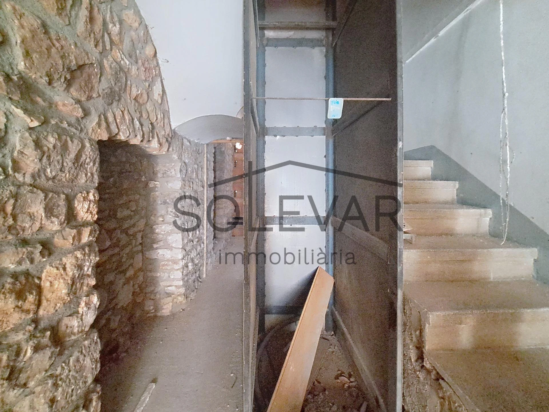CASA DE POBLE PER ACABAR DE REFORMAR AMB TERRASSA I VISTES IMMILLORABLES A TALARN