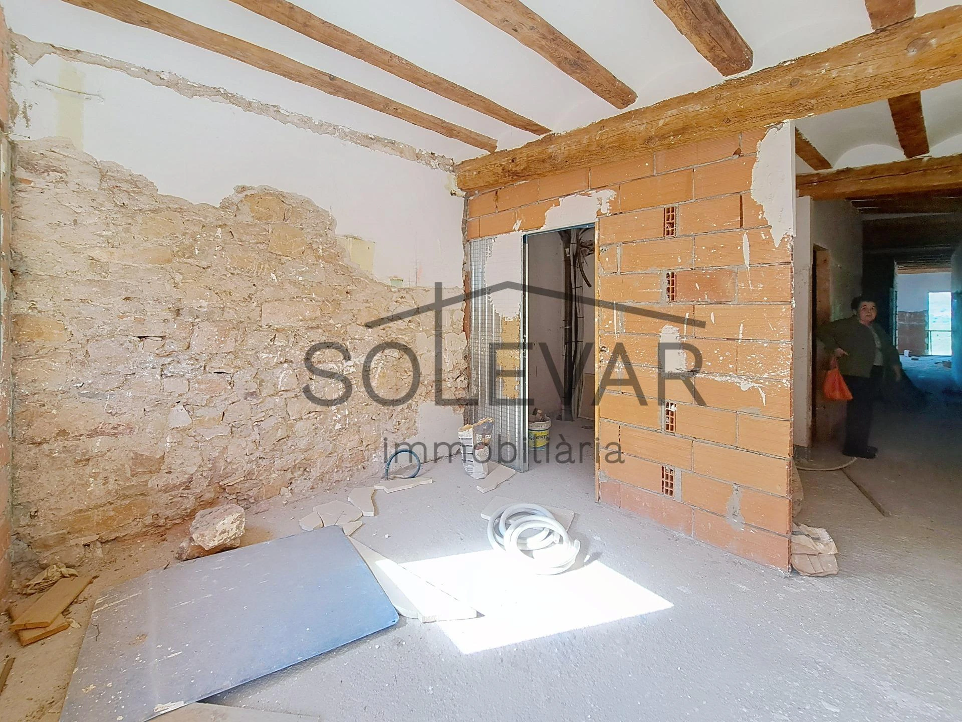 CASA DE POBLE PER ACABAR DE REFORMAR AMB TERRASSA I VISTES IMMILLORABLES A TALARN