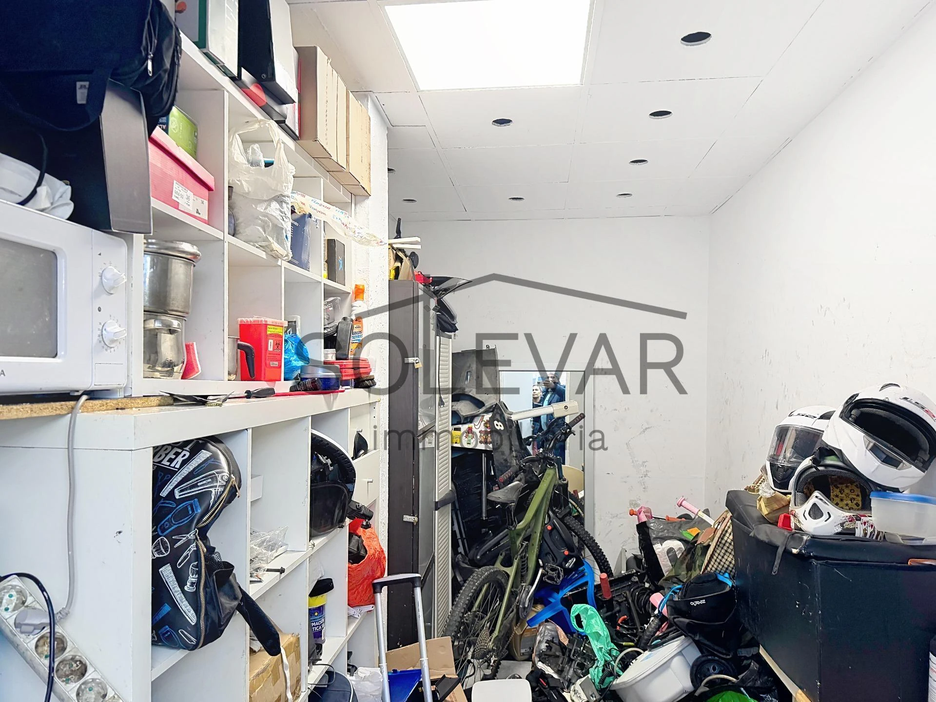 LOCAL COMERCIAL EN VENTA CON INQUILINO EN BARCELONA