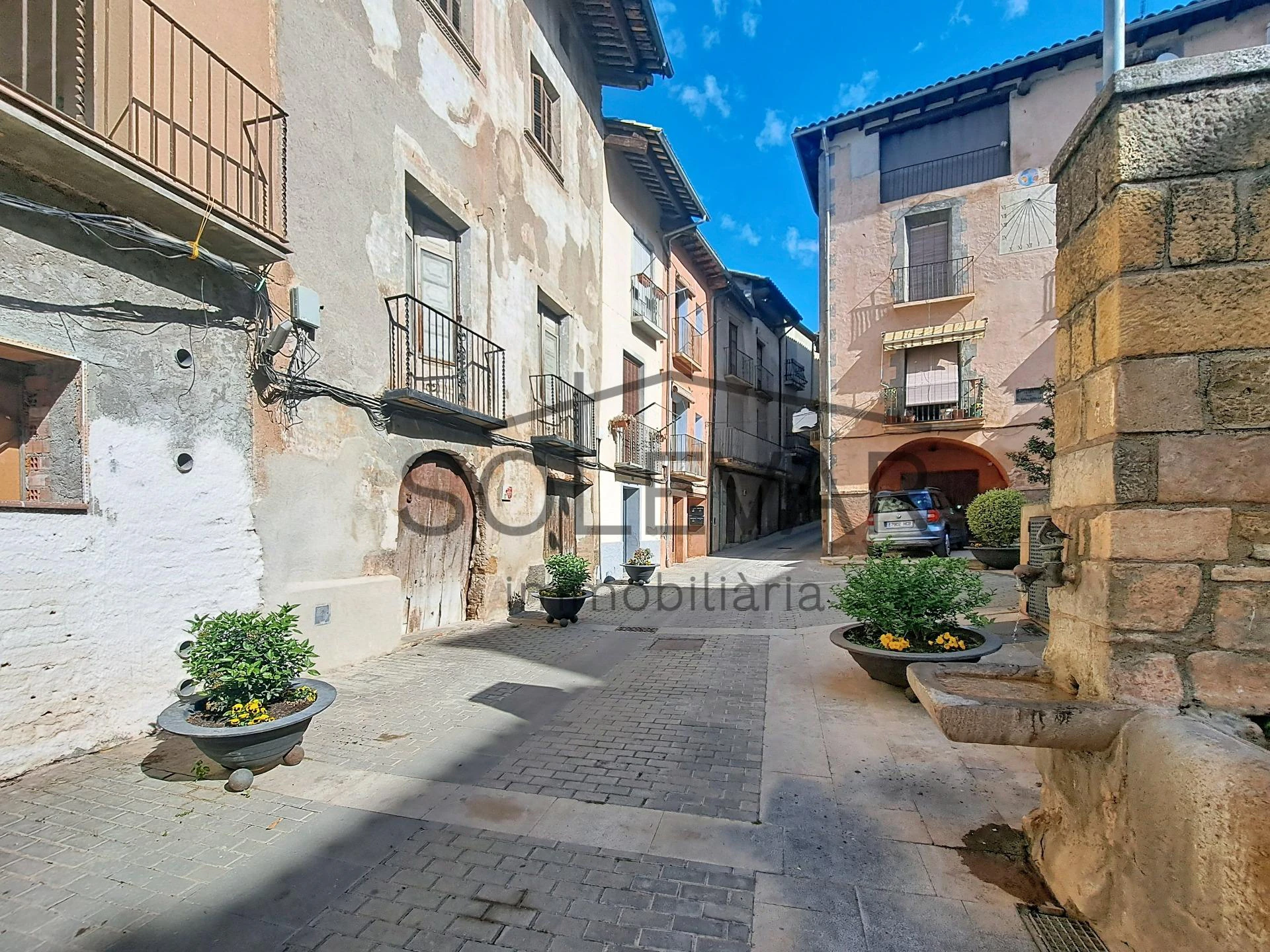 CASA DE POBLE PER ACABAR DE REFORMAR AMB TERRASSA I VISTES IMMILLORABLES A TALARN