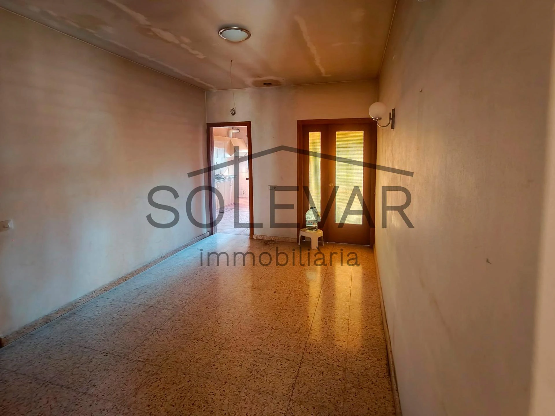EDIFICACIÓN DE 2.000 m² EN ZONA URBANA DE ISONA