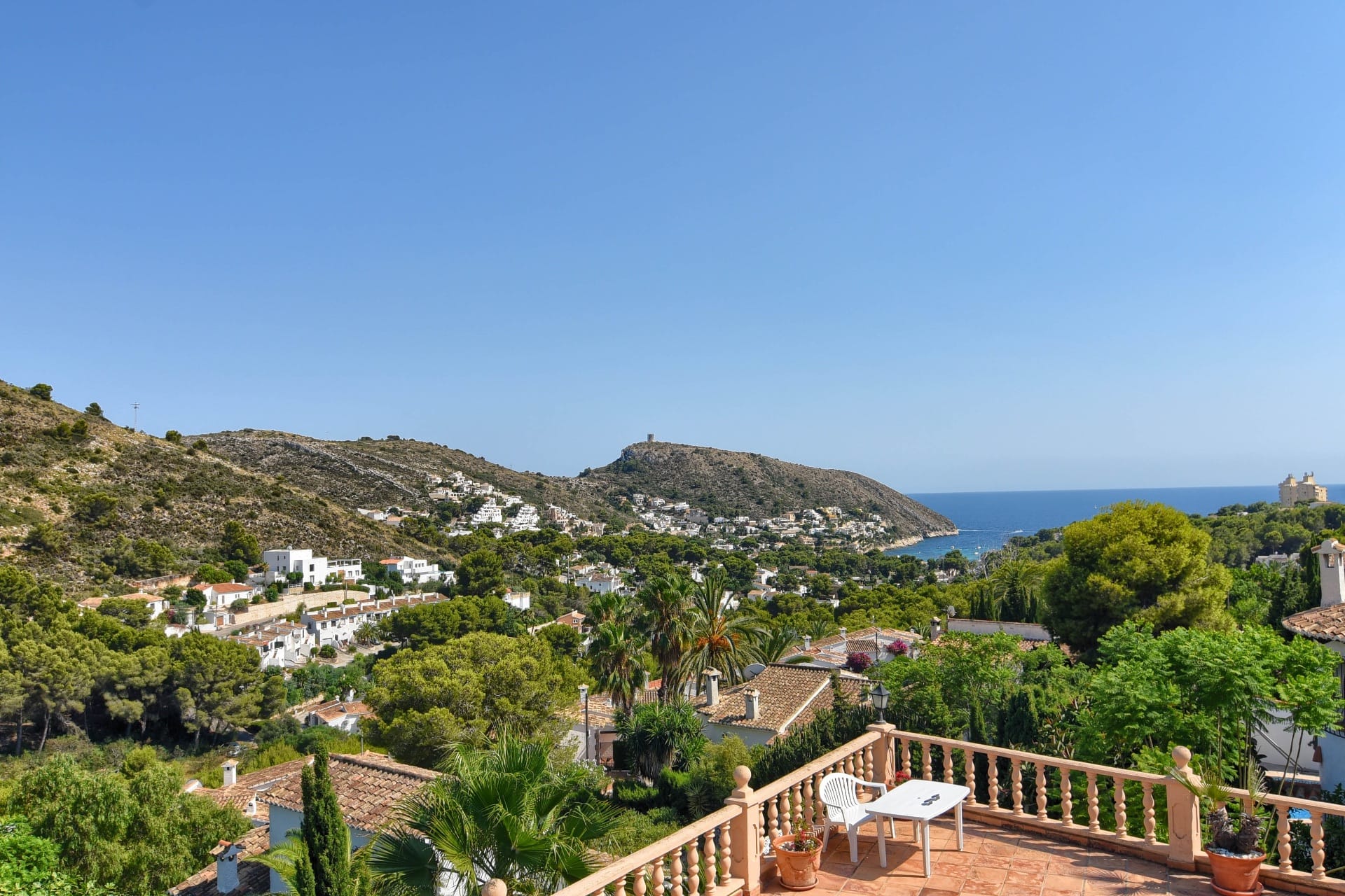 Villa met zeezicht te koop in El Portet Moraira
