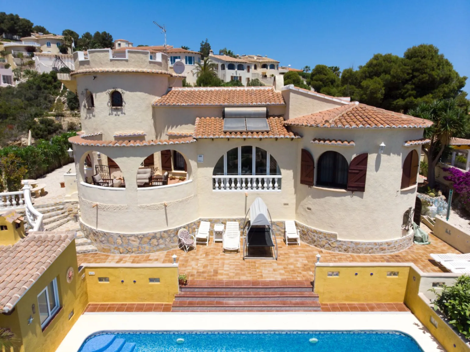Charming 5-Bedroom Villa with Sea Views in Benitachell