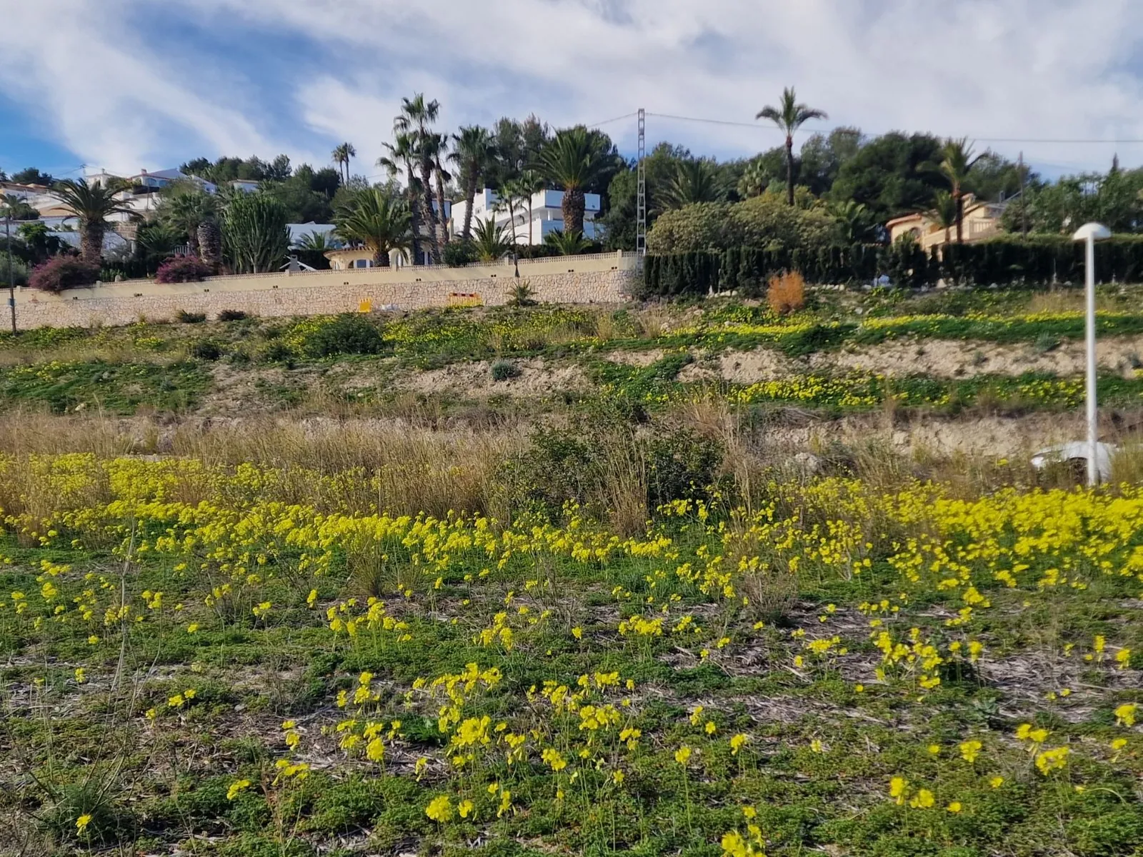 Builidng plot with panoramic and sea views in Moraira