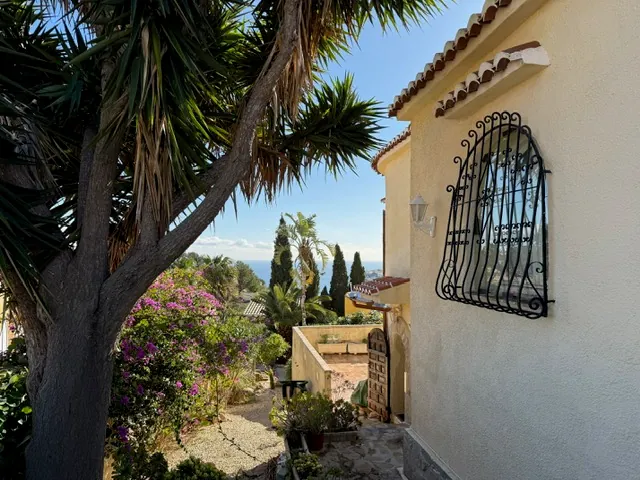Charming 5-Bedroom Villa with Sea Views in Benitachell