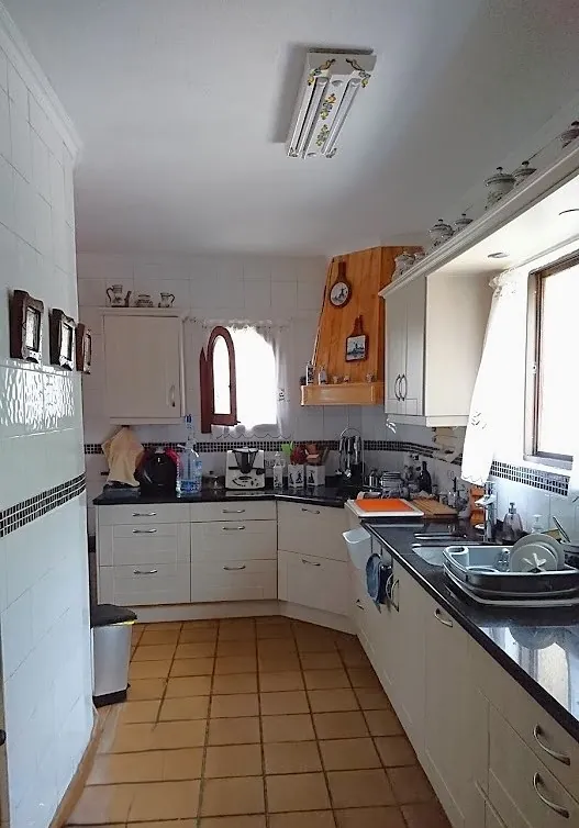 Charming 5-Bedroom Villa with Sea Views in Benitachell