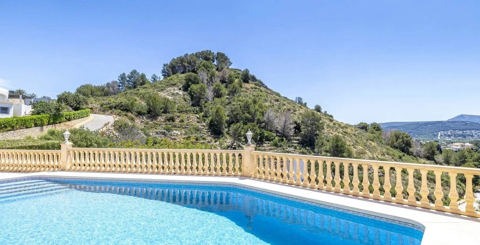 VILLA MIT UNVERBAUBAREM BLICK IN NOVA XÀBIA