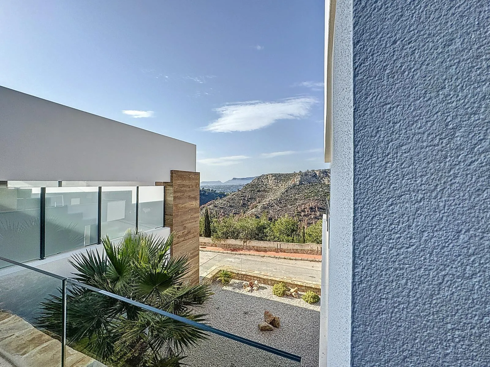 Cumbre del Sol, modern apartment with private garden
