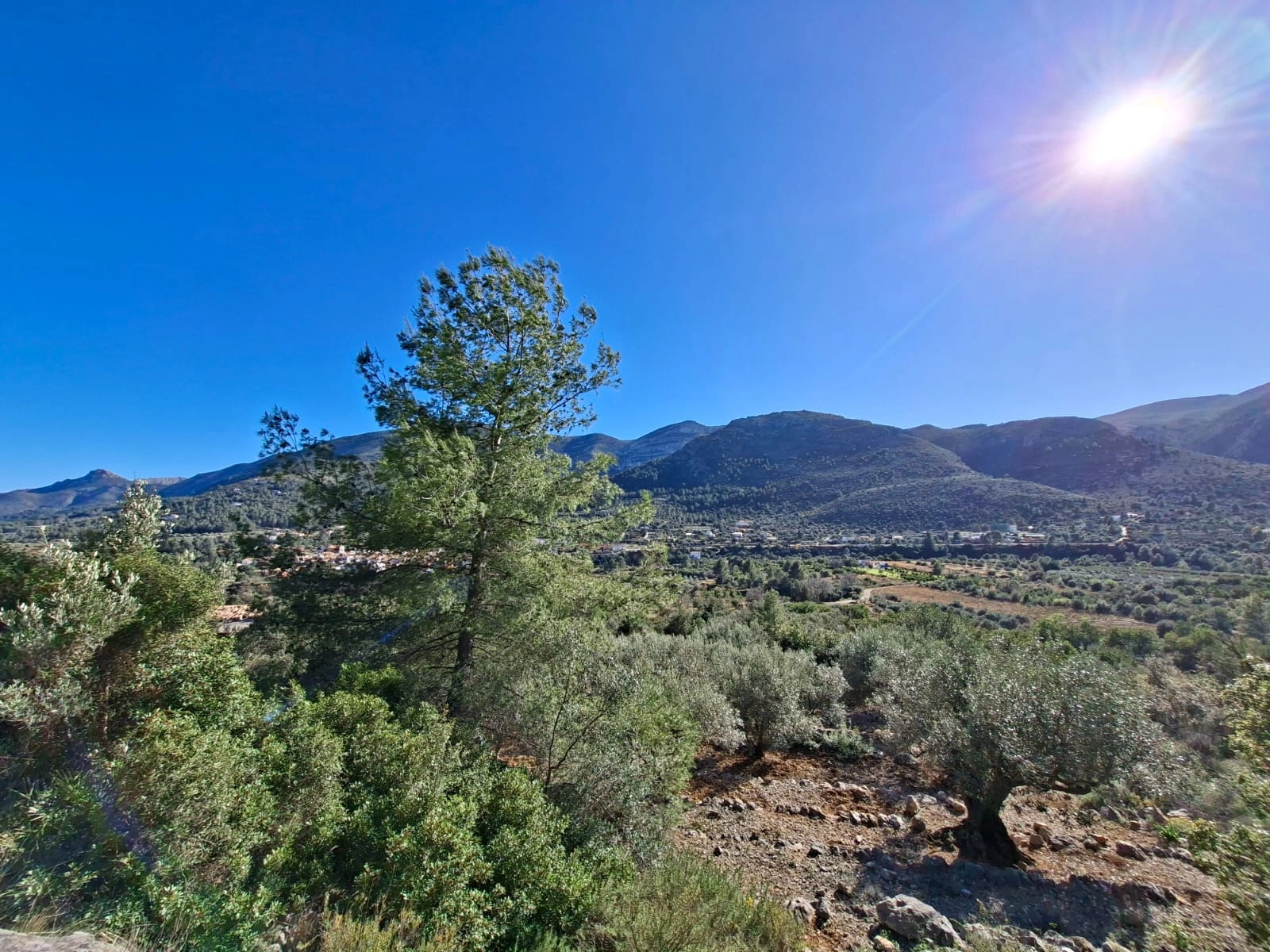 BH1996B - Maison de campagne à vendre à Benichembla avec vues panoramiques et grand terrain