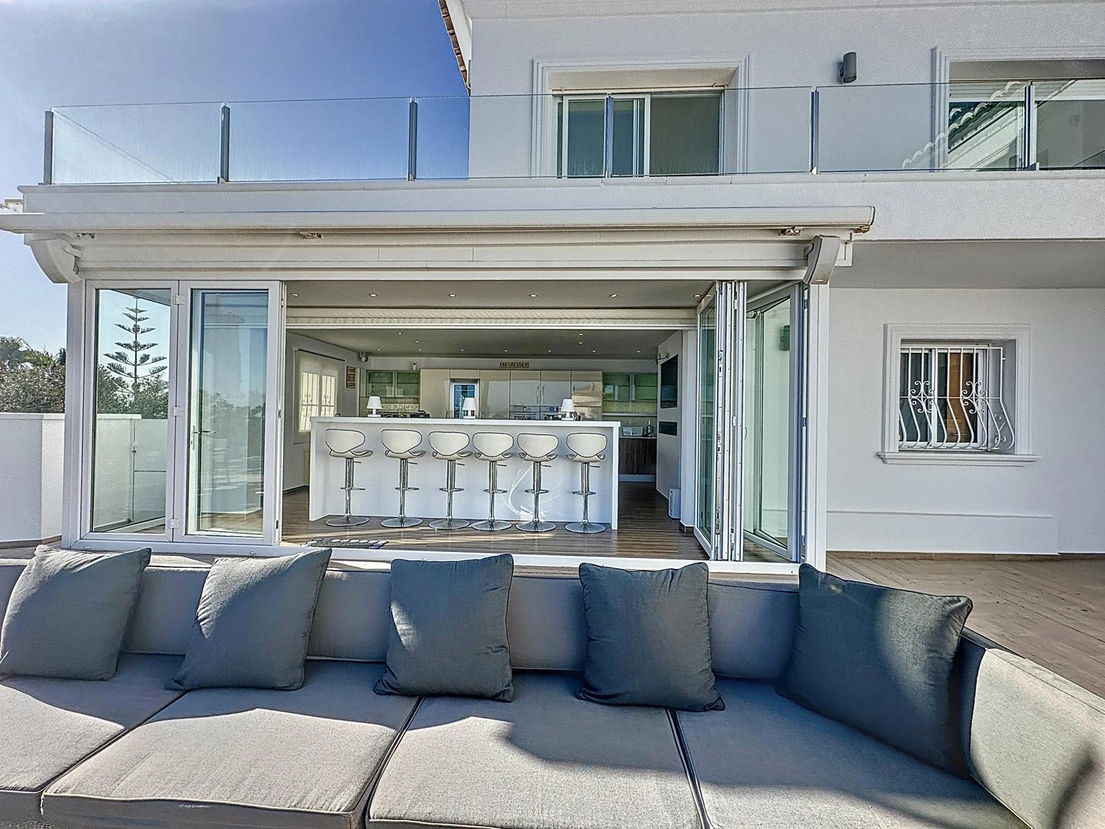 Cumbre del Sol Villa with sea views in Magnolias