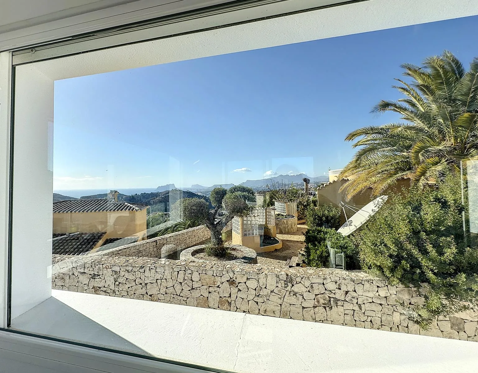 Cumbre del Sol Villa with sea views in Magnolias