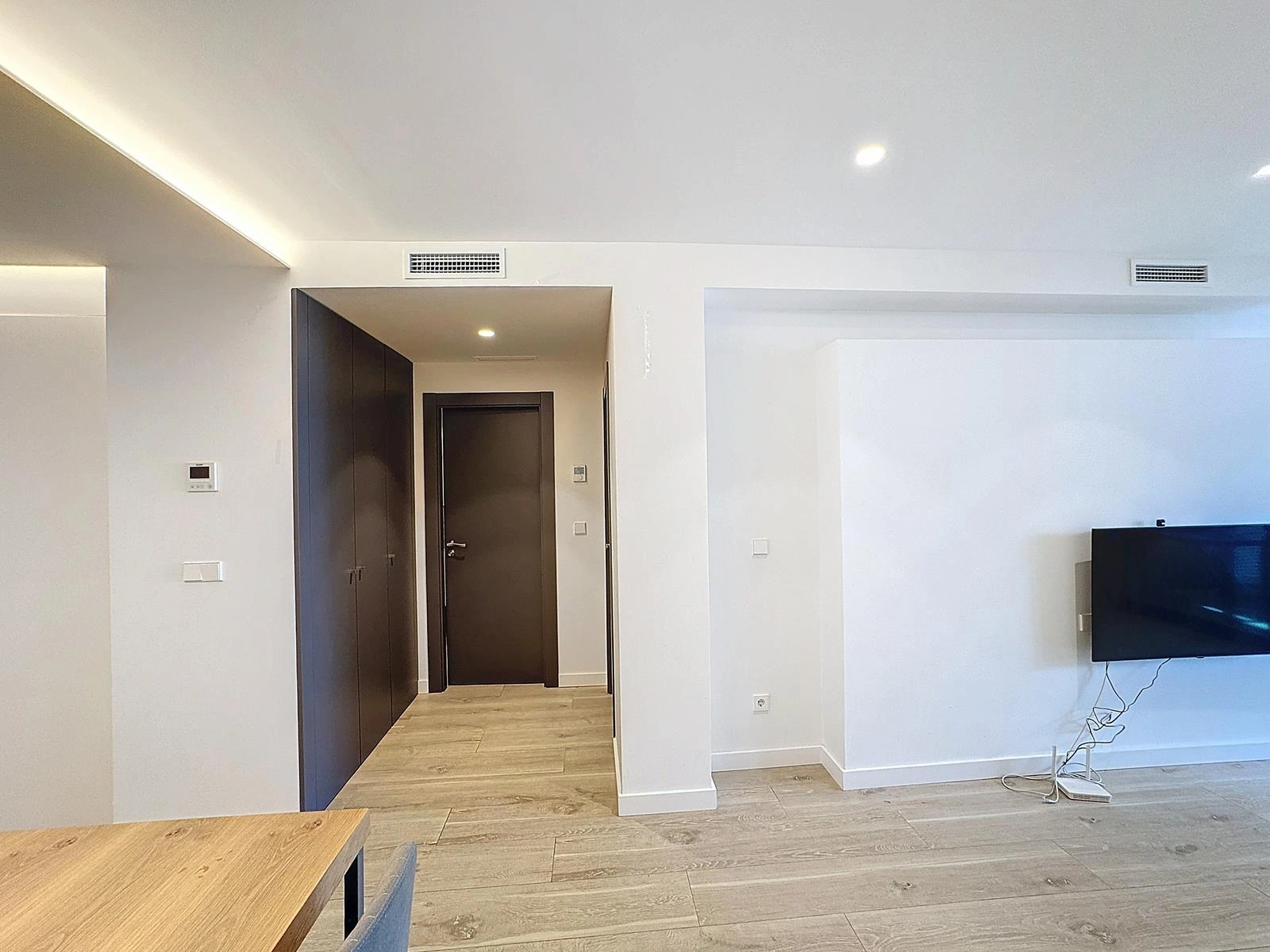 Cumbre del Sol, modern apartment with private garden