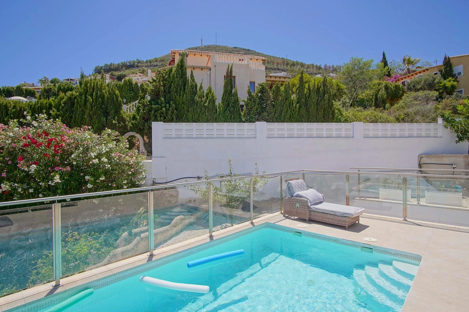 Cumbre del Sol Modern villa with sea views