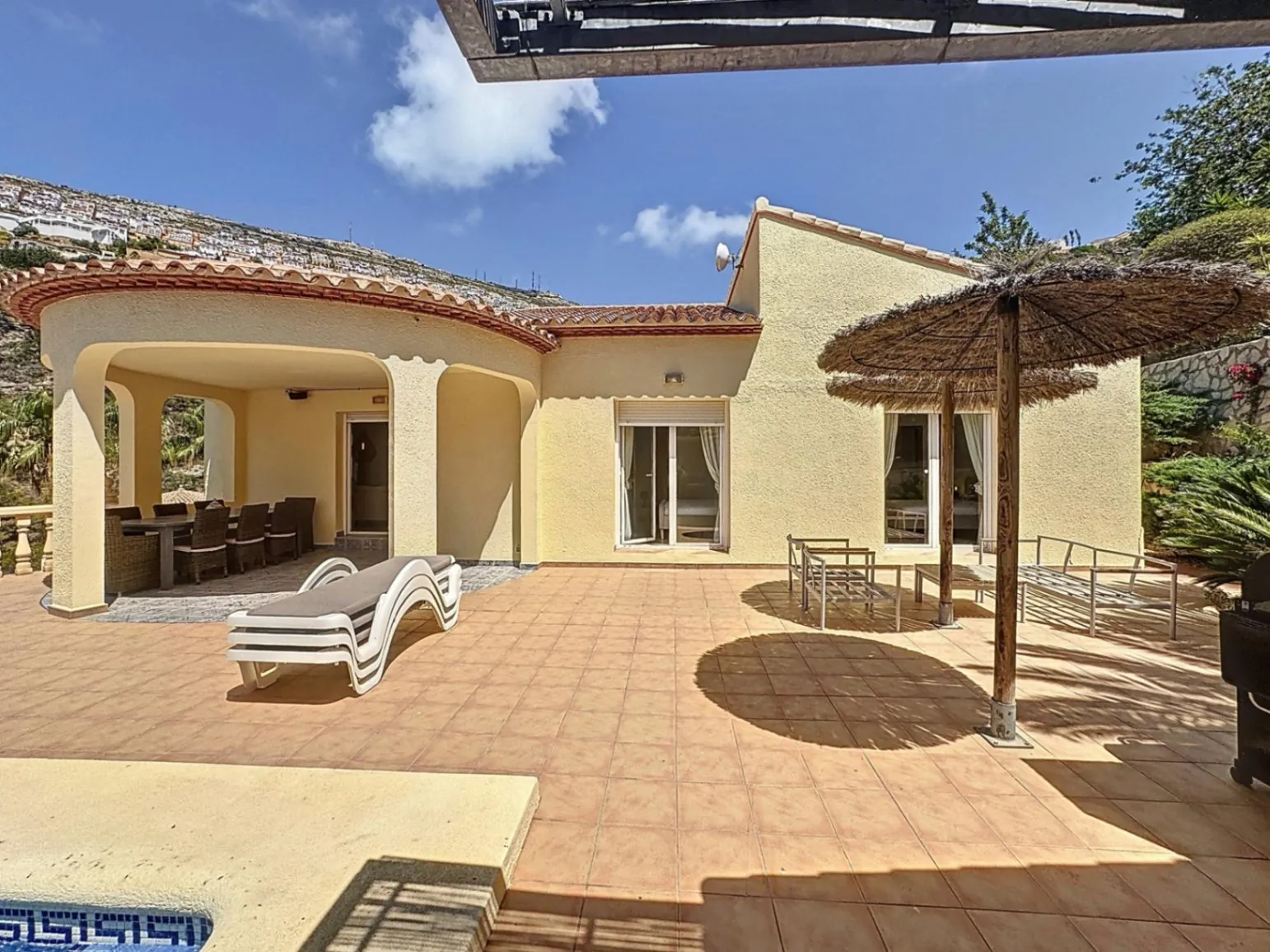 Cumbre del Sol villa with private pool