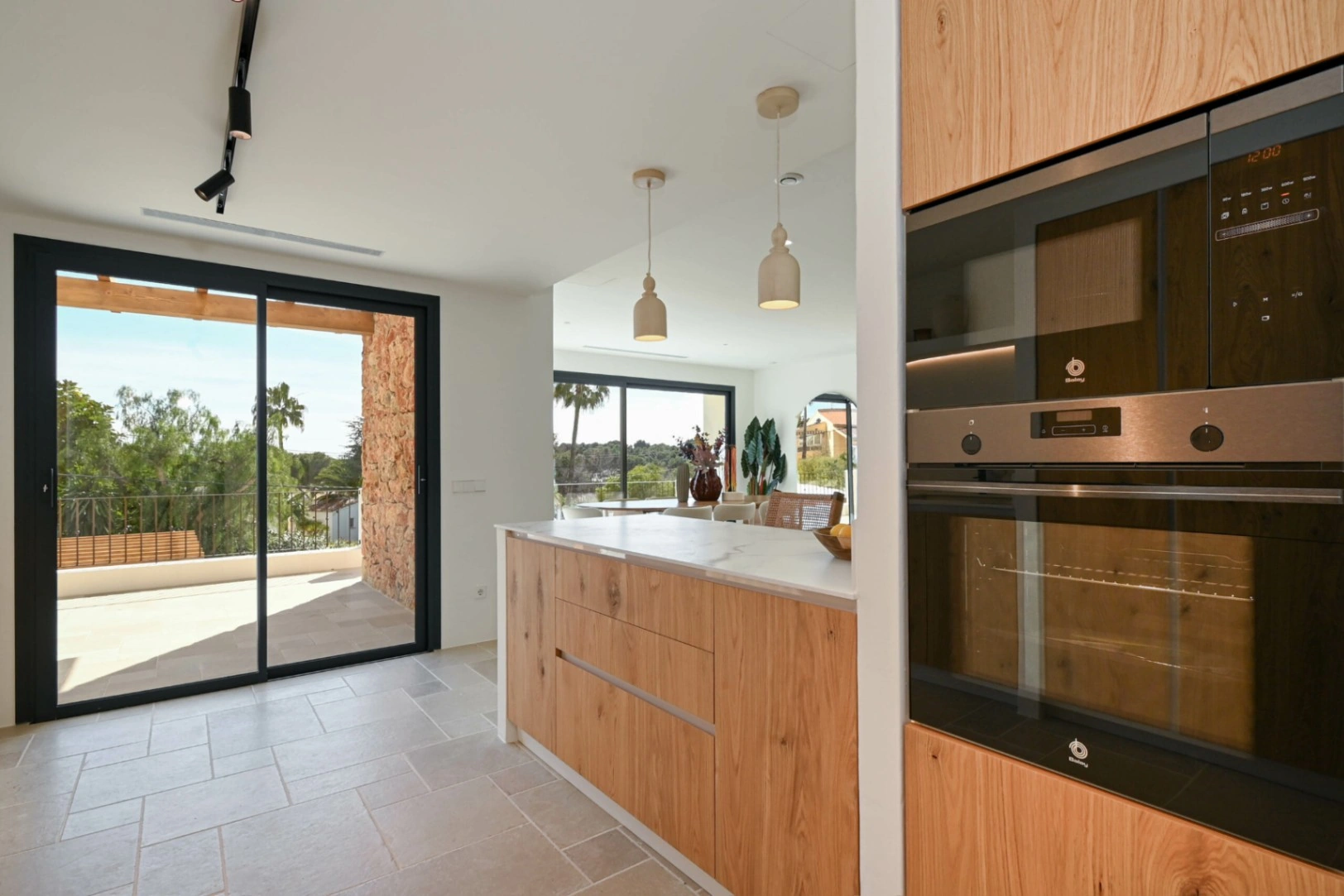 Luxe nieuwbouw in Ibiza-stijl met exclusief design en top locatie te koop in Moraira