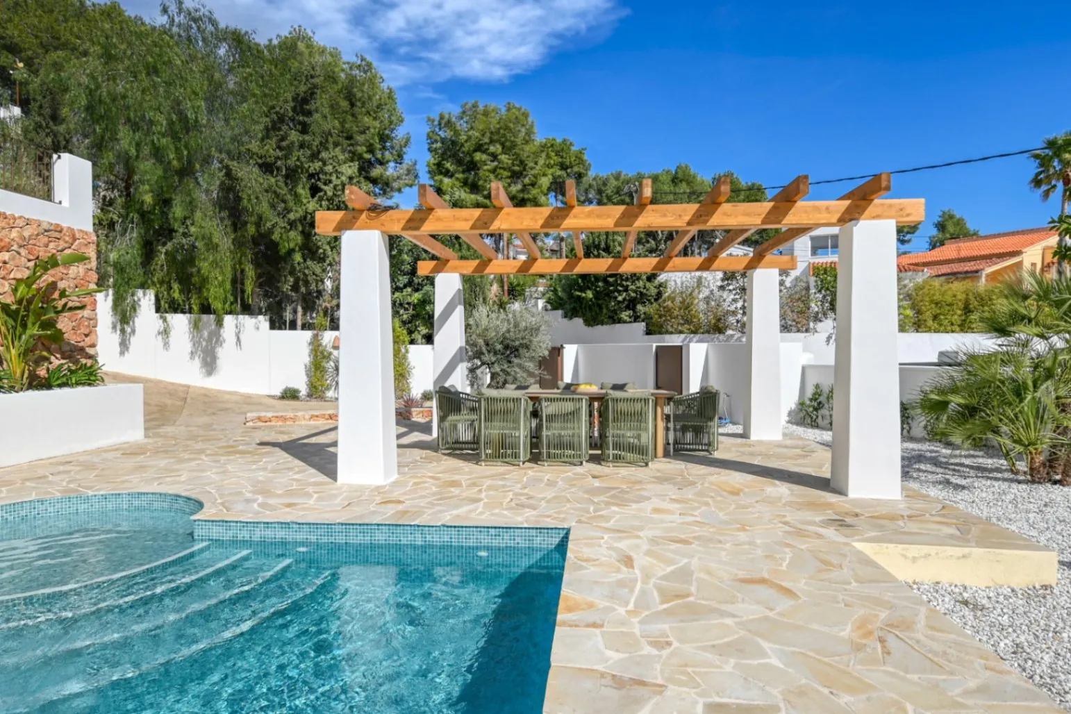 Luxe nieuwbouw in Ibiza-stijl met exclusief design en top locatie te koop in Moraira